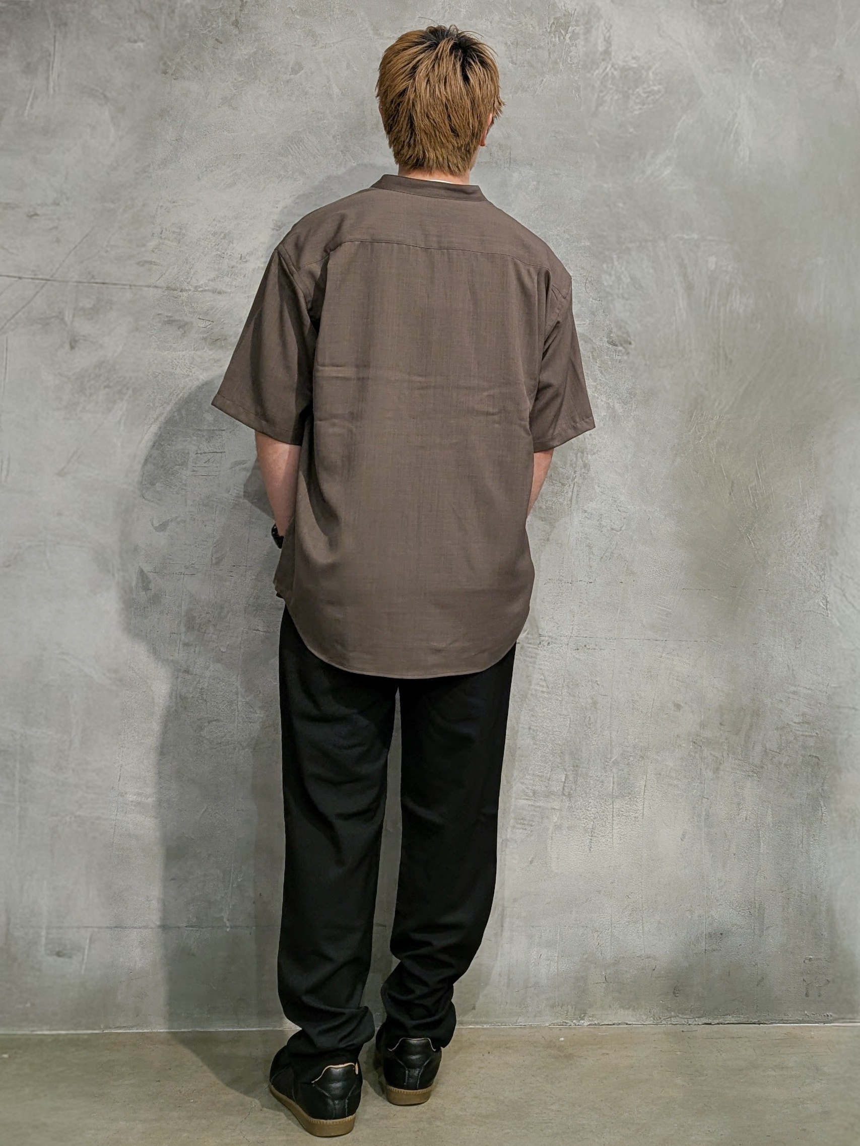 daiさんの「THE SHOP TK｜LITE TEX バンドカラー半袖シャツ 接触冷感/吸水速乾/UVカット/アンチピリング/イージーケ」を使ったコーディネート