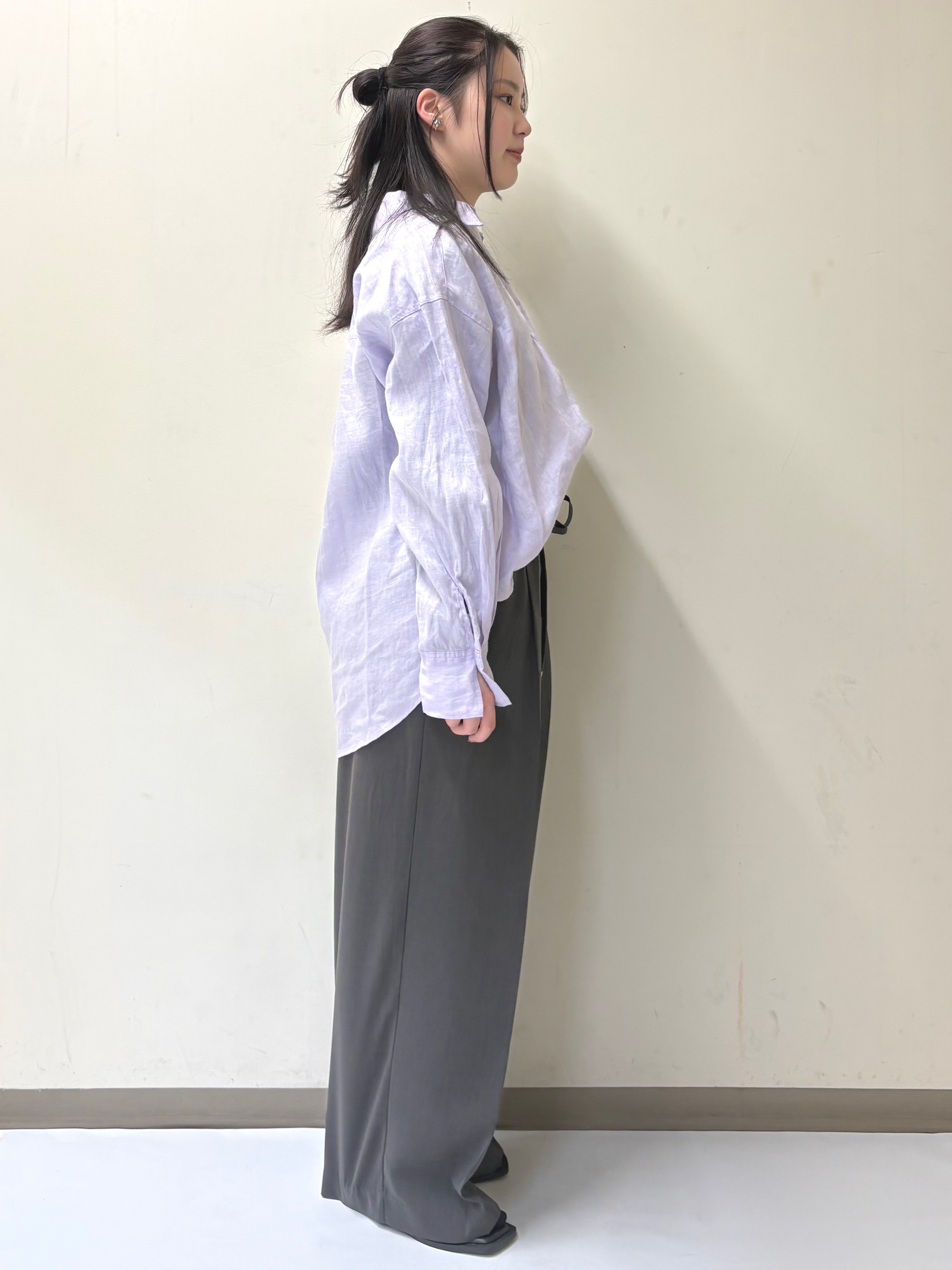 幕田里咲さんの「OPAQUE.CLIP｜フレンチリネンシャツ／カシュクール【洗濯機OK】《5col》」を使ったコーディネート