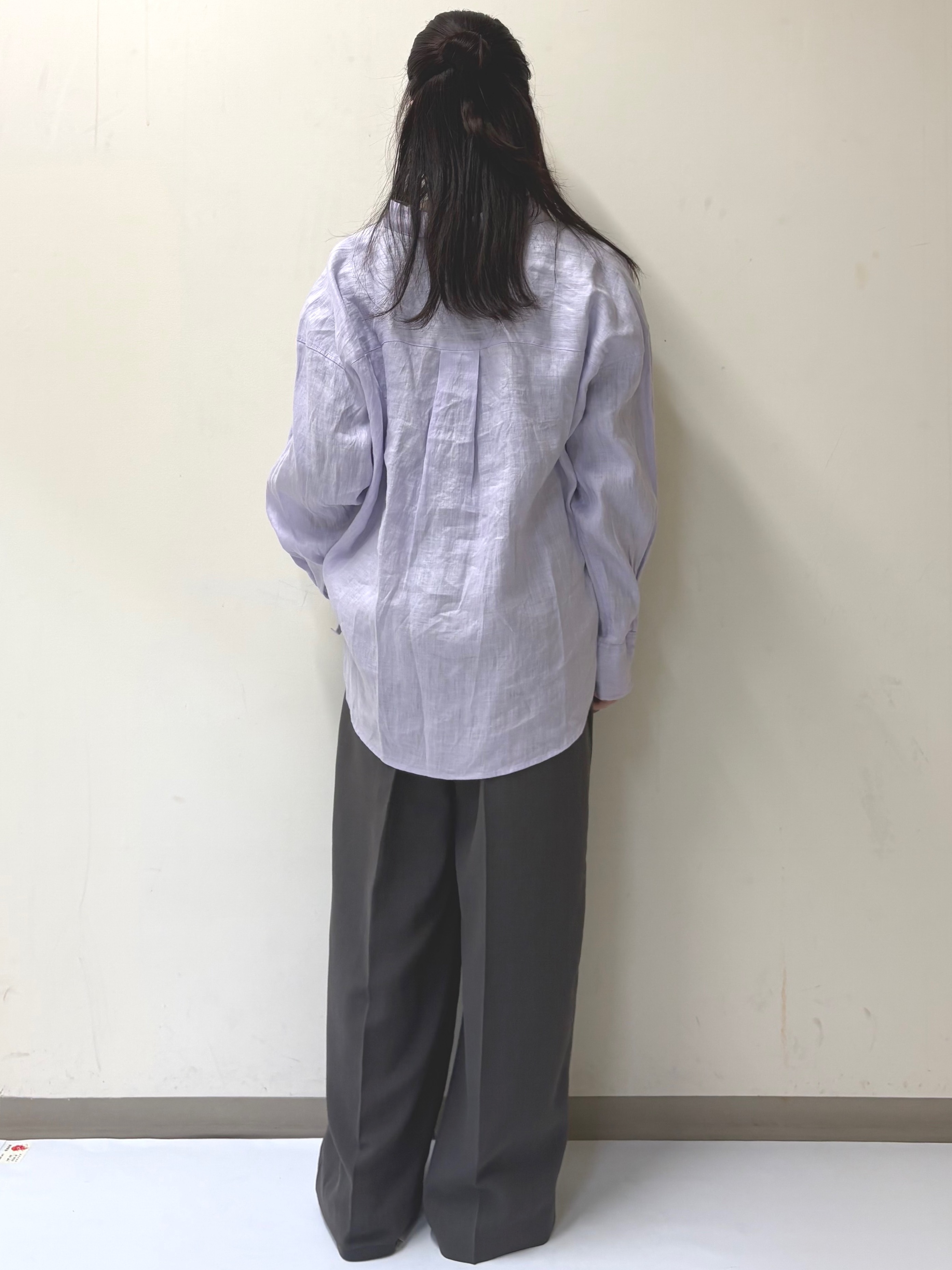 幕田里咲さんの「OPAQUE.CLIP｜フレンチリネンシャツ／カシュクール【洗濯機OK】《5col》」を使ったコーディネート