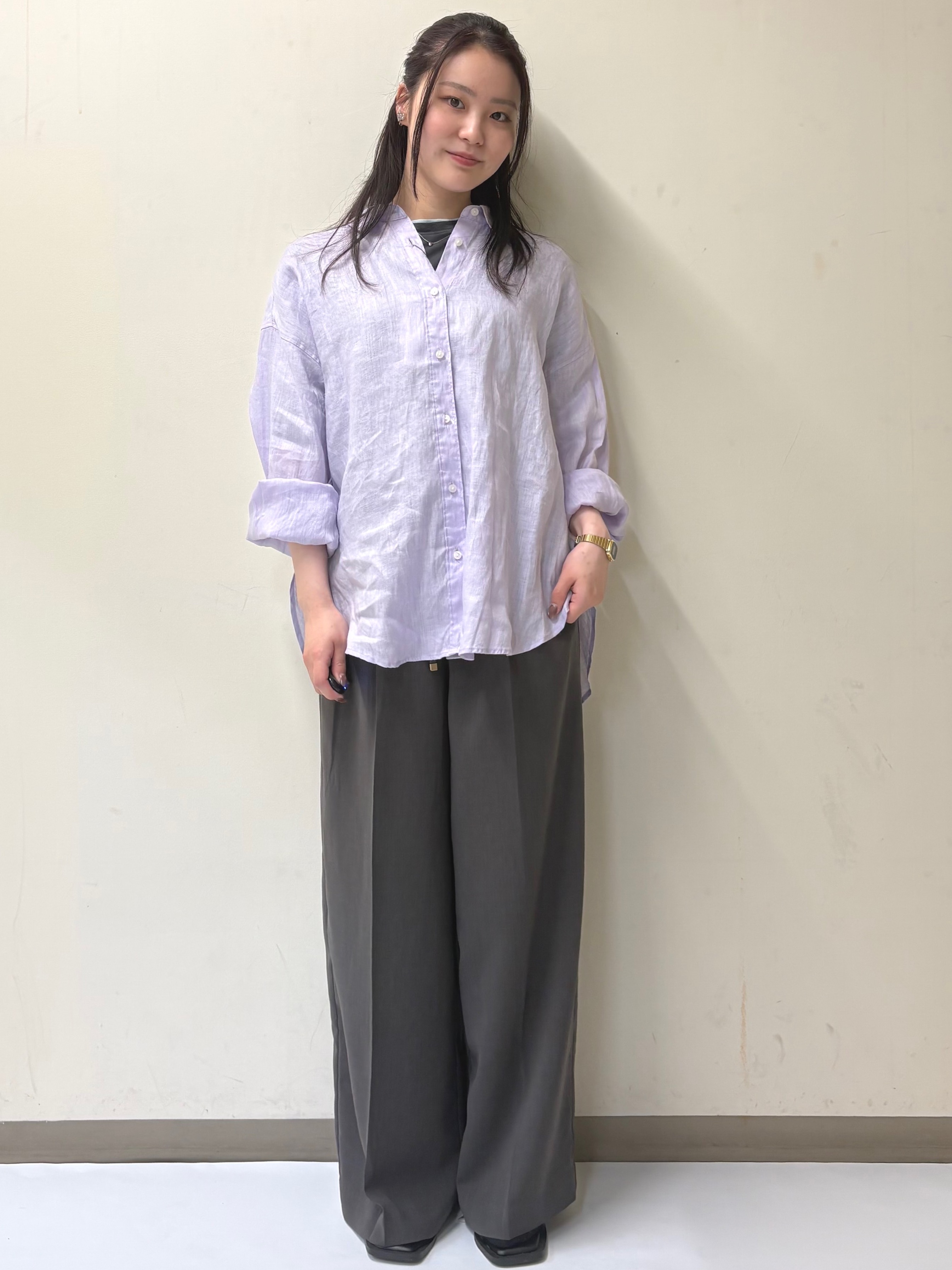 幕田里咲さんの「OPAQUE.CLIP｜フレンチリネンシャツ／カシュクール【洗濯機OK】《5col》」を使ったコーディネート