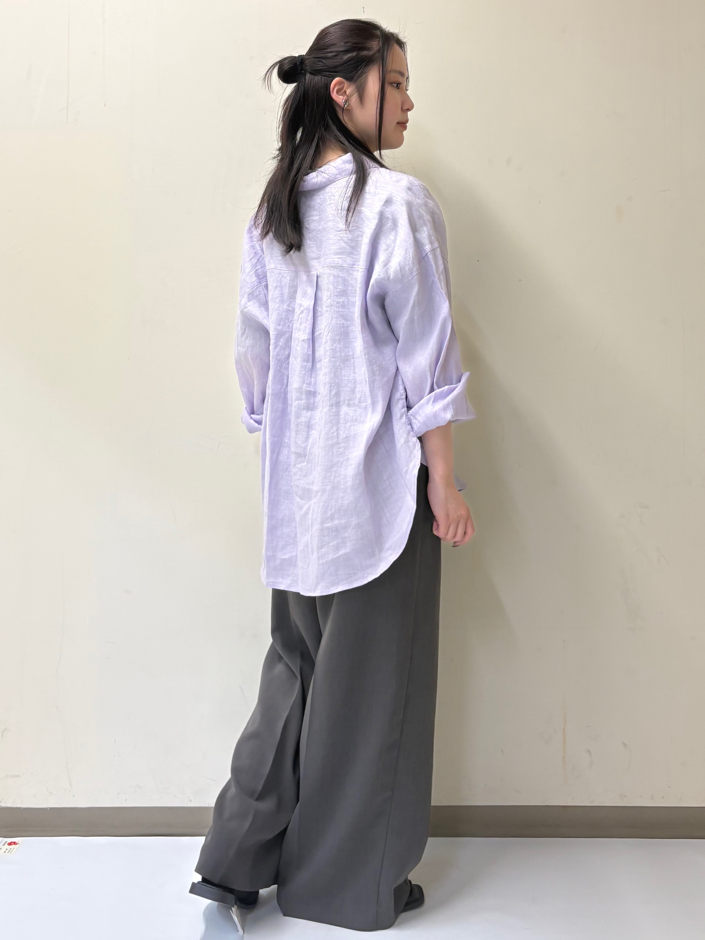 幕田里咲さんの「OPAQUE.CLIP｜フレンチリネンシャツ／カシュクール【洗濯機OK】《5col》」を使ったコーディネート