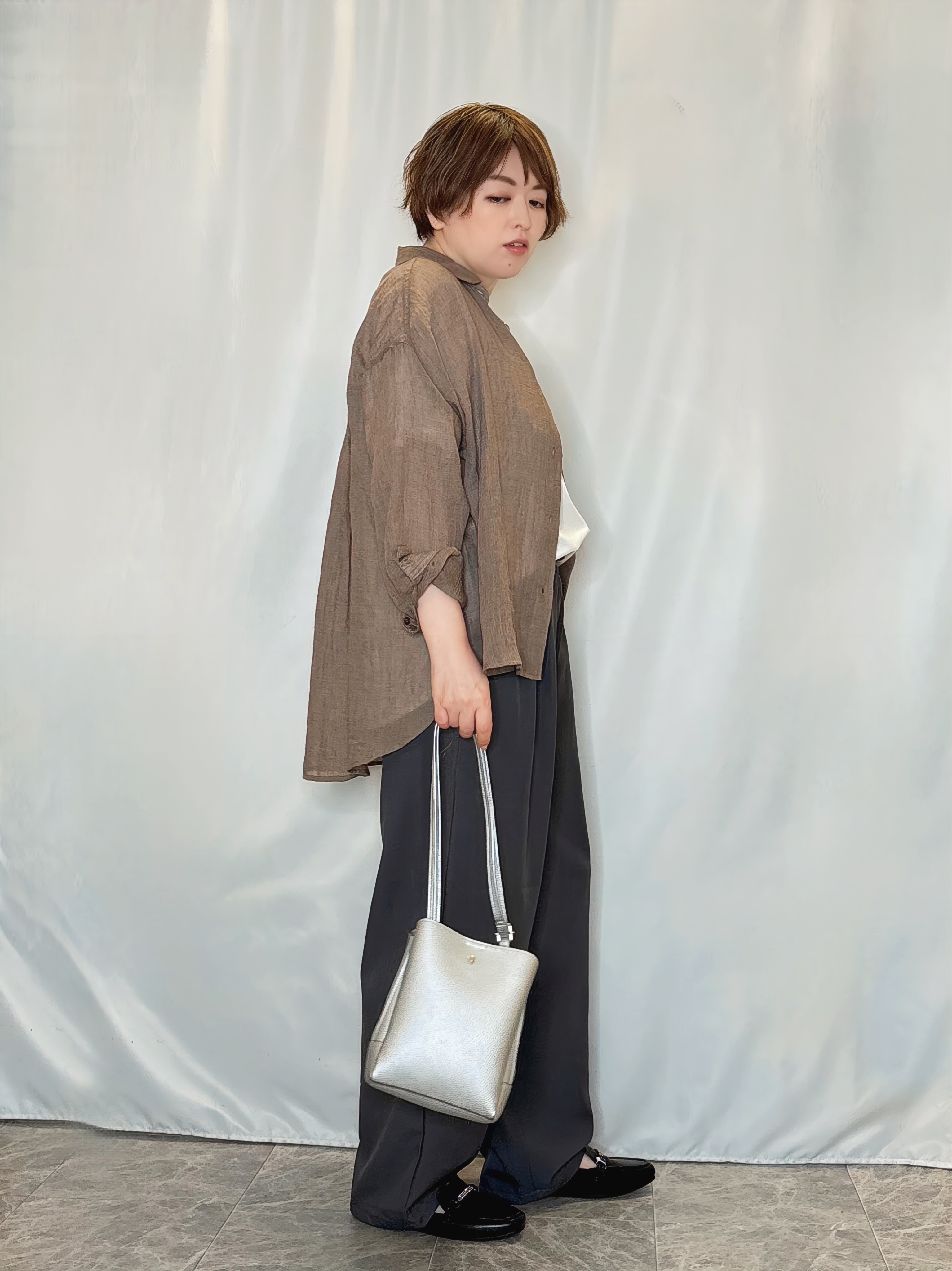 たみさんの「SHOO･LA･RUE｜【体型カバー】ふんわり質感 やわらかこなれシアーシャツ」を使ったコーディネート
