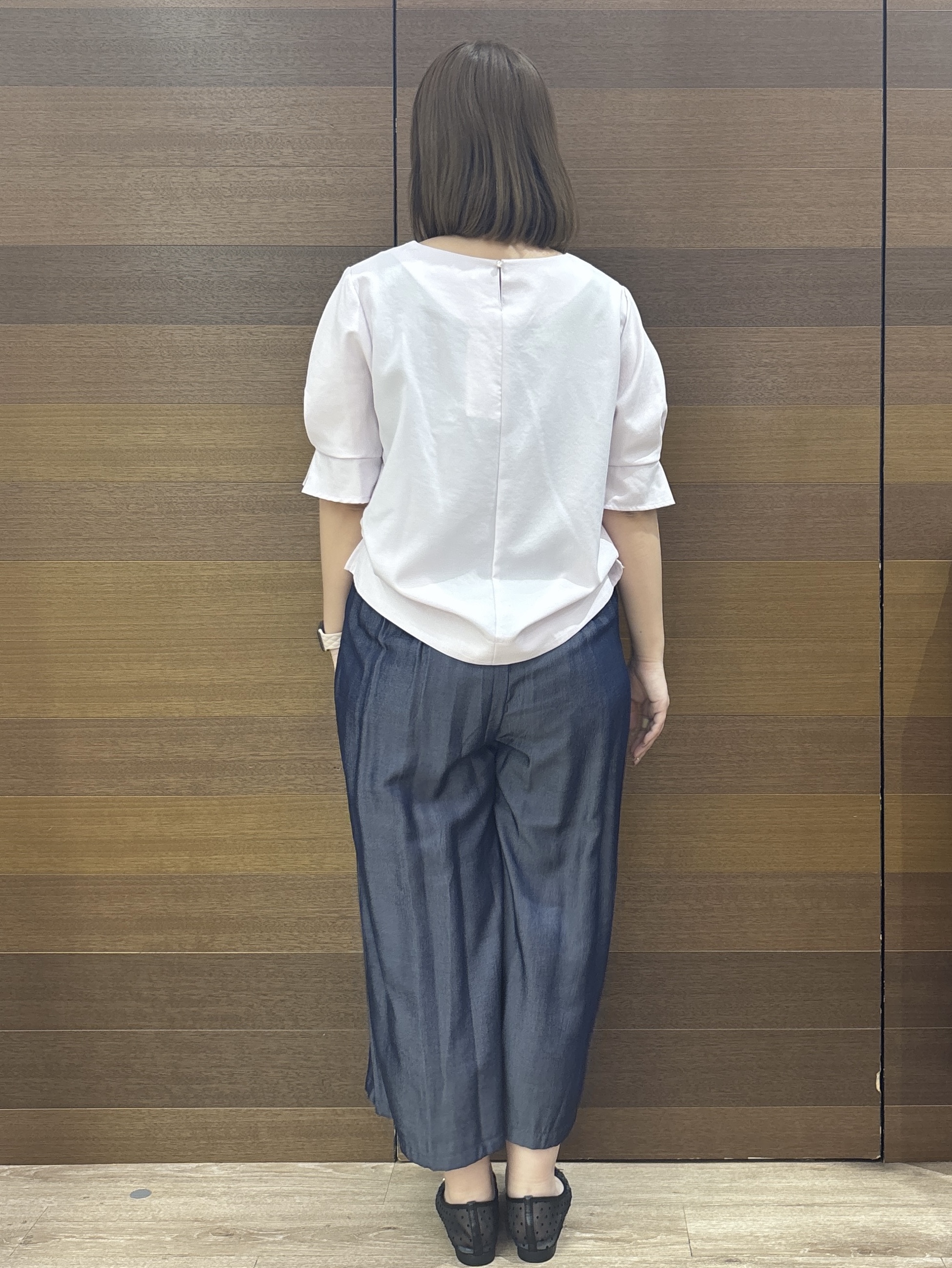yumeさんの「OPAQUE.CLIP｜【接触冷感／吸水速乾】タックパフスリーブブラウス《防シワ／洗濯機OK／XS～3L／6col》」を使ったコーディネート
