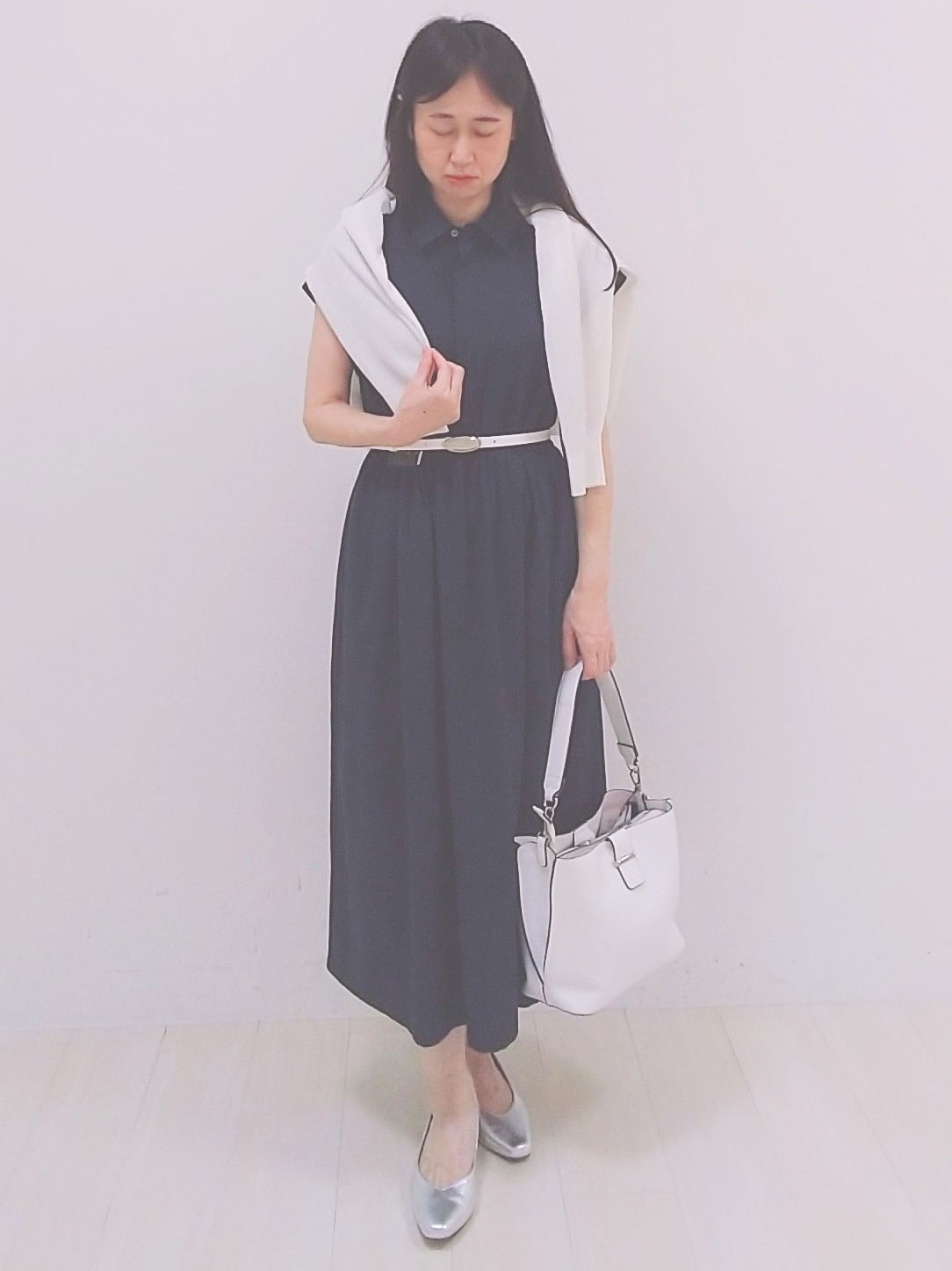 SANAさんの「Reflect｜Vネックニットカーディガン」を使ったコーディネート