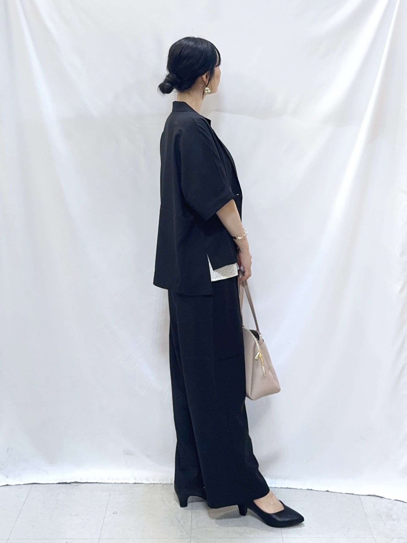 𝐇𝐢𝐫𝐨𝐦𝐢さんの「SHOO･LA･RUE｜【セットアップ可/洗濯後しわになりにくい/S-LL】半袖とろみテーラードジャケット」を使ったコーディネート
