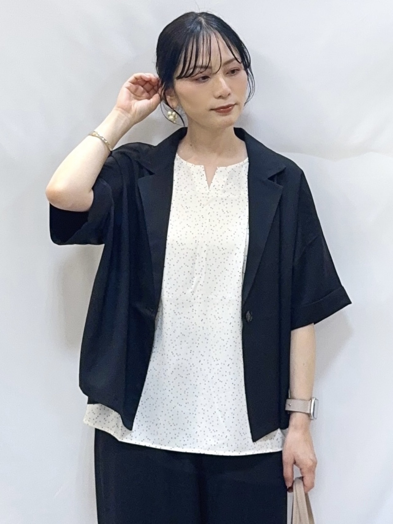 𝐇𝐢𝐫𝐨𝐦𝐢さんの「SHOO･LA･RUE｜【セットアップ可/洗濯後しわになりにくい/S-LL】半袖とろみテーラードジャケット」を使ったコーディネート