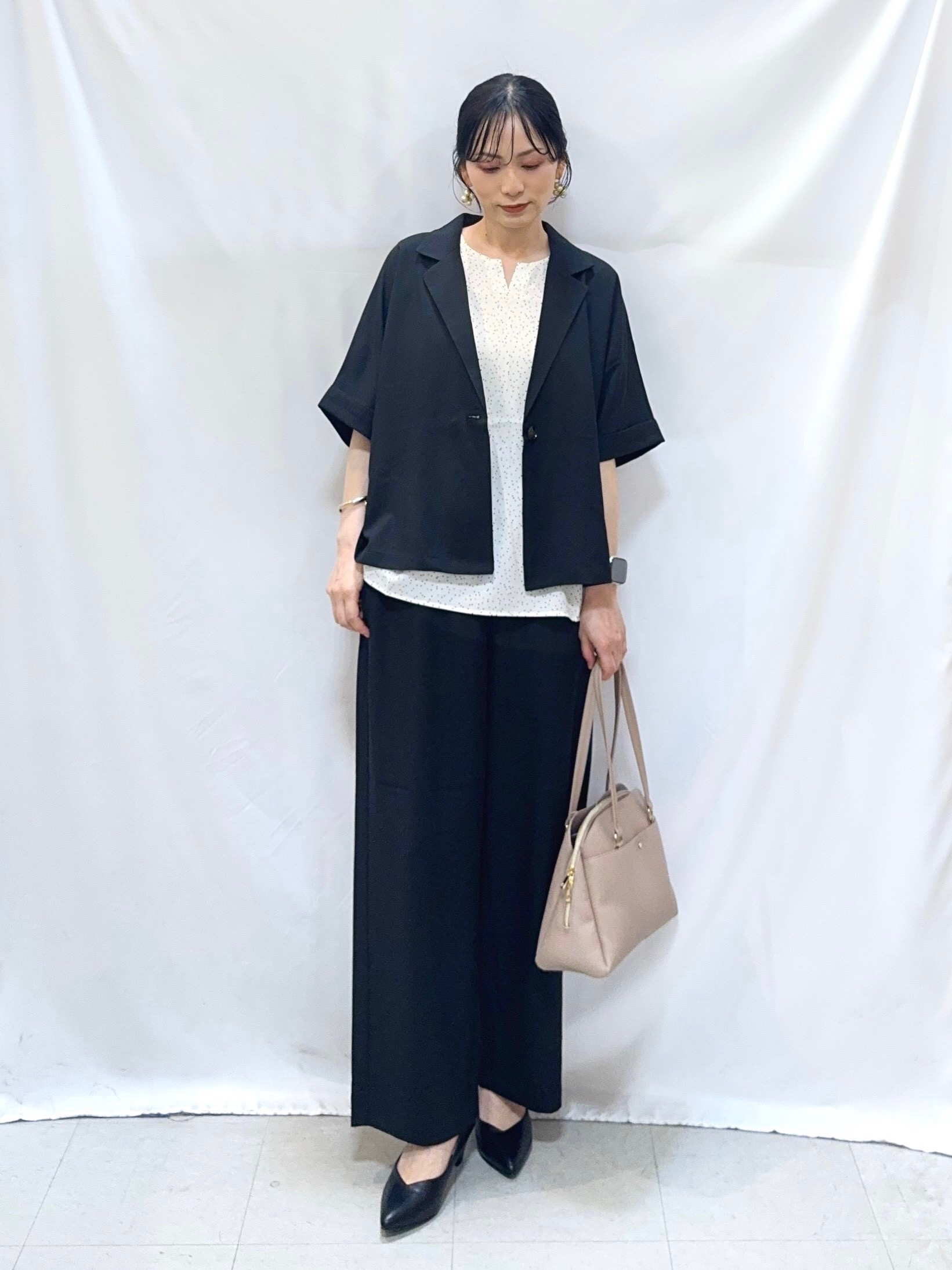 𝐇𝐢𝐫𝐨𝐦𝐢さんの「SHOO･LA･RUE｜【セットアップ可/洗濯後しわになりにくい/S-LL】半袖とろみテーラードジャケット」を使ったコーディネート