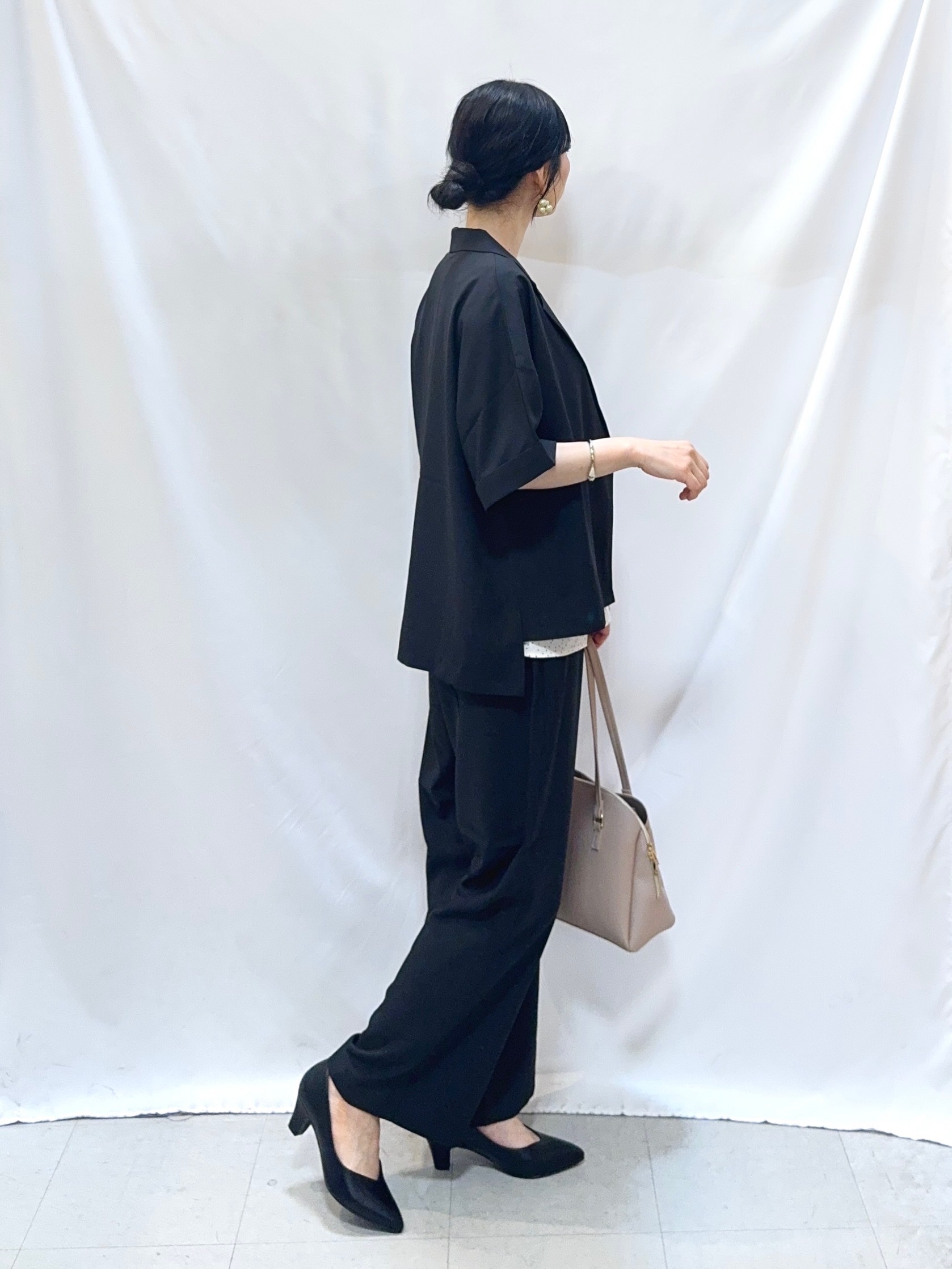𝐇𝐢𝐫𝐨𝐦𝐢さんの「SHOO･LA･RUE｜【セットアップ可/洗濯後しわになりにくい/S-LL】半袖とろみテーラードジャケット」を使ったコーディネート