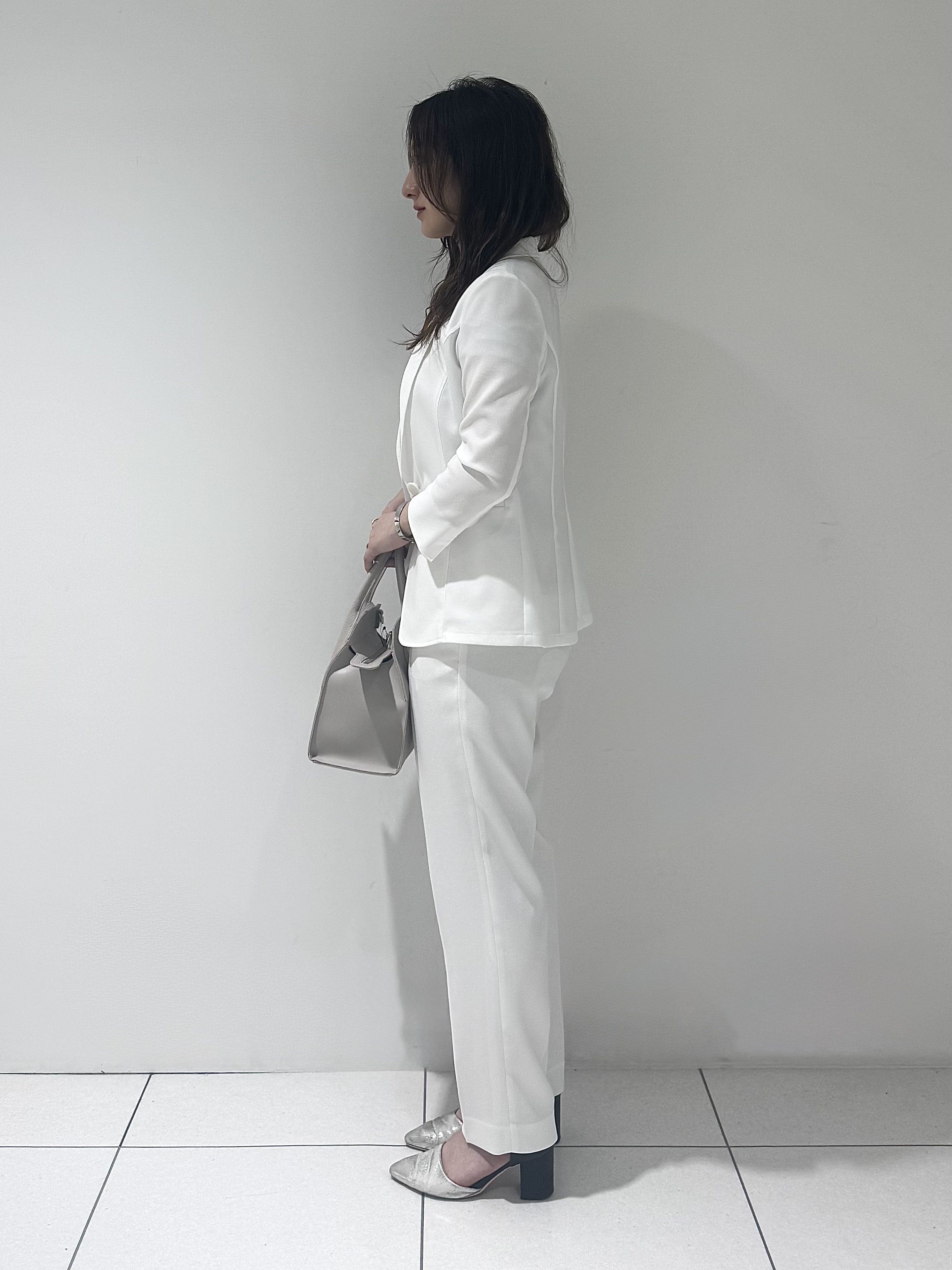 そんさんの「INDIVI｜【日本製／接触冷感／UVケア／手洗い可】リネンライクテーラードジャケット」を使ったコーディネート