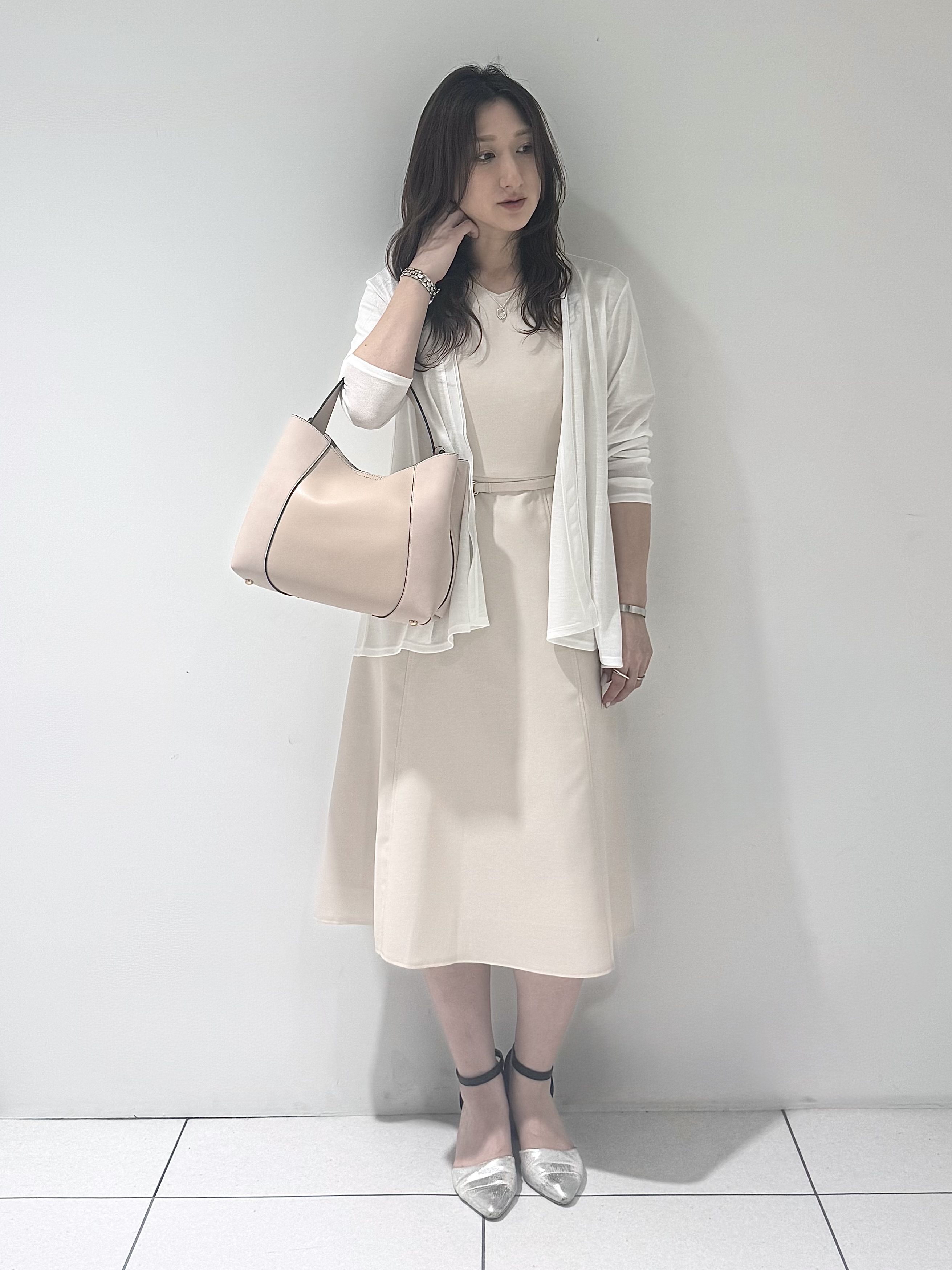 そんさんの「INDIVI｜【洗える】着流しカーディガン」を使ったコーディネート