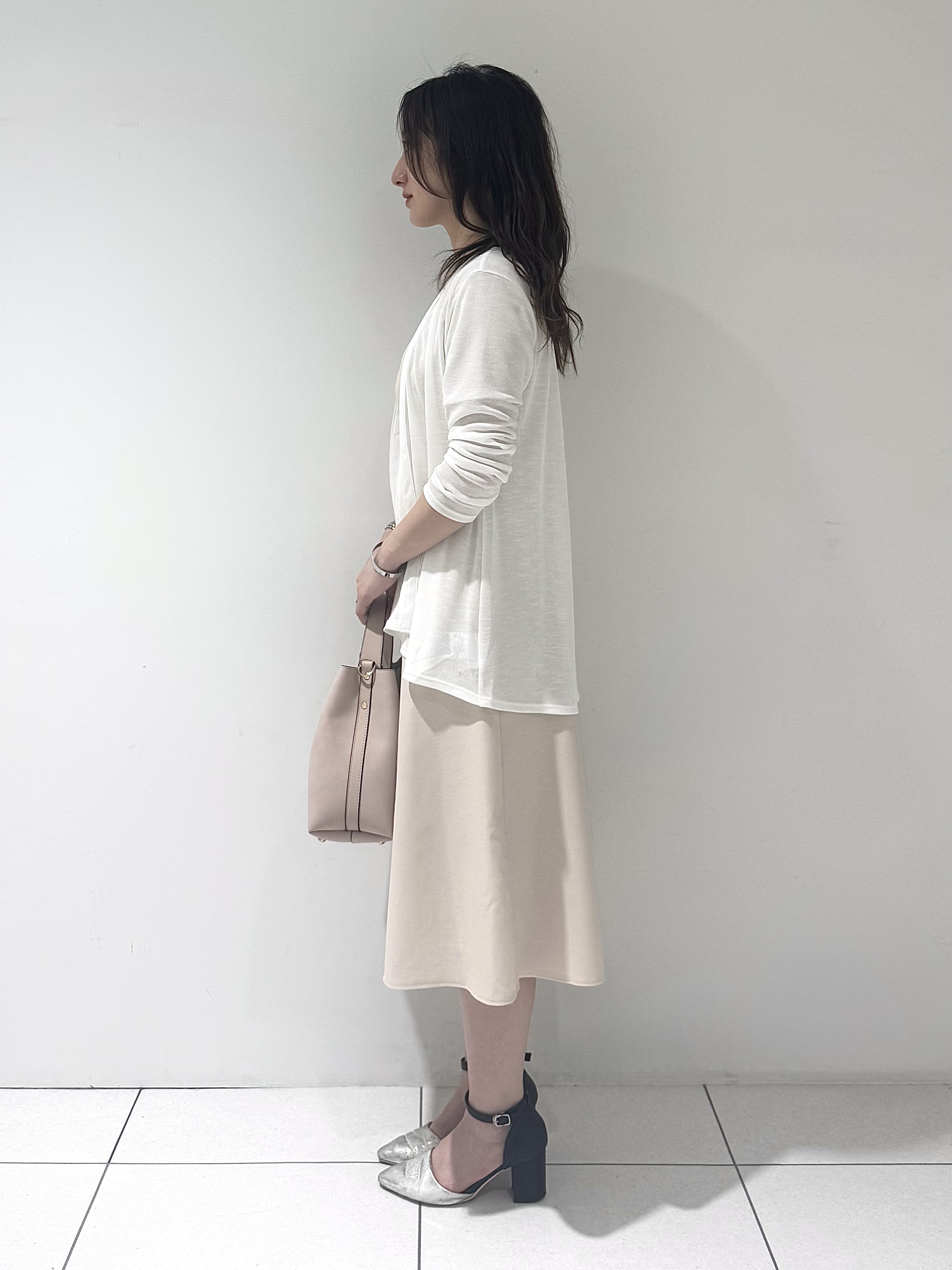 そんさんの「INDIVI｜【洗える】着流しカーディガン」を使ったコーディネート