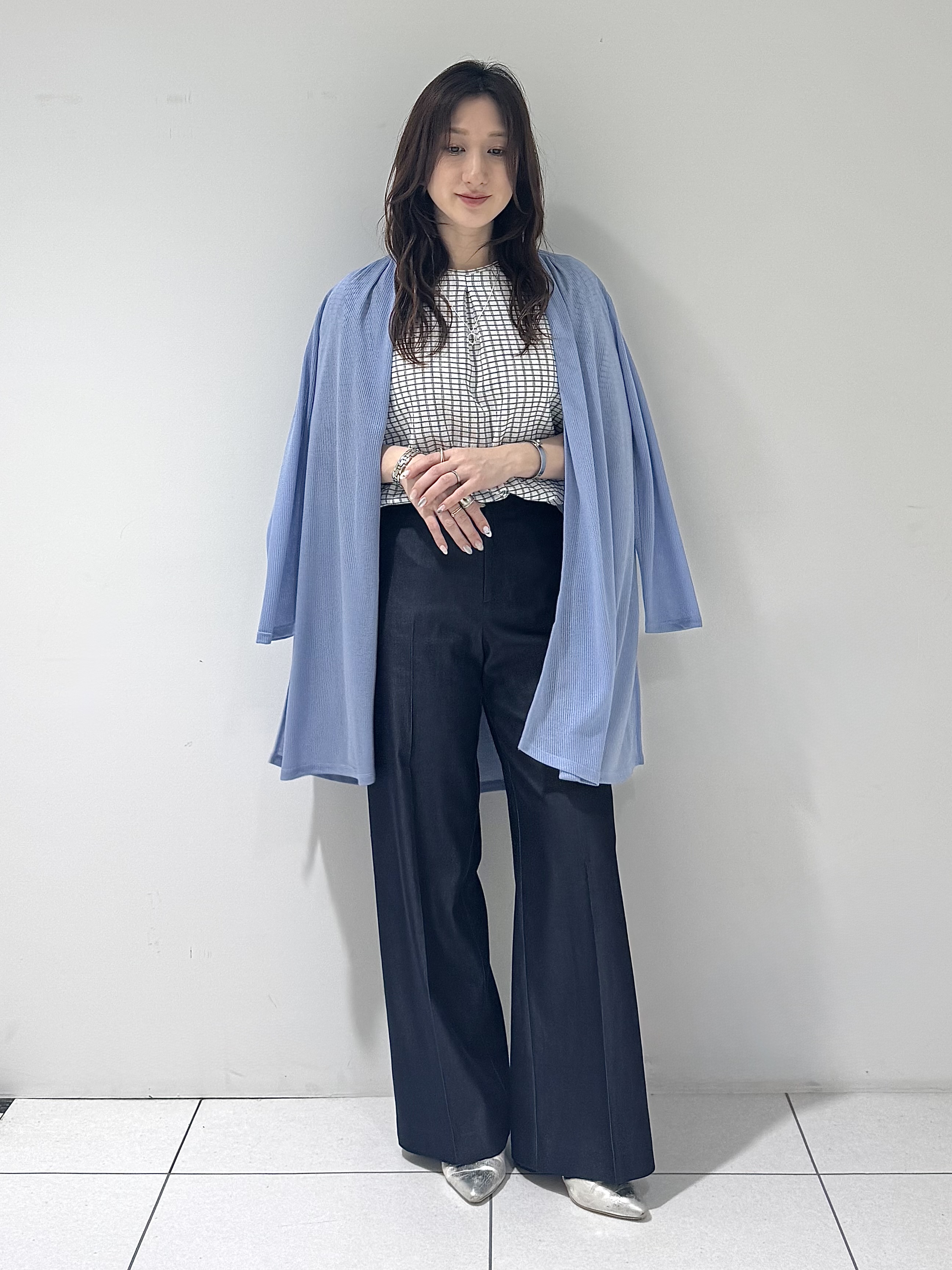 そんさんの「INDIVI｜【洗える／アンサンブル可能】シアースストライプカーディガン」を使ったコーディネート