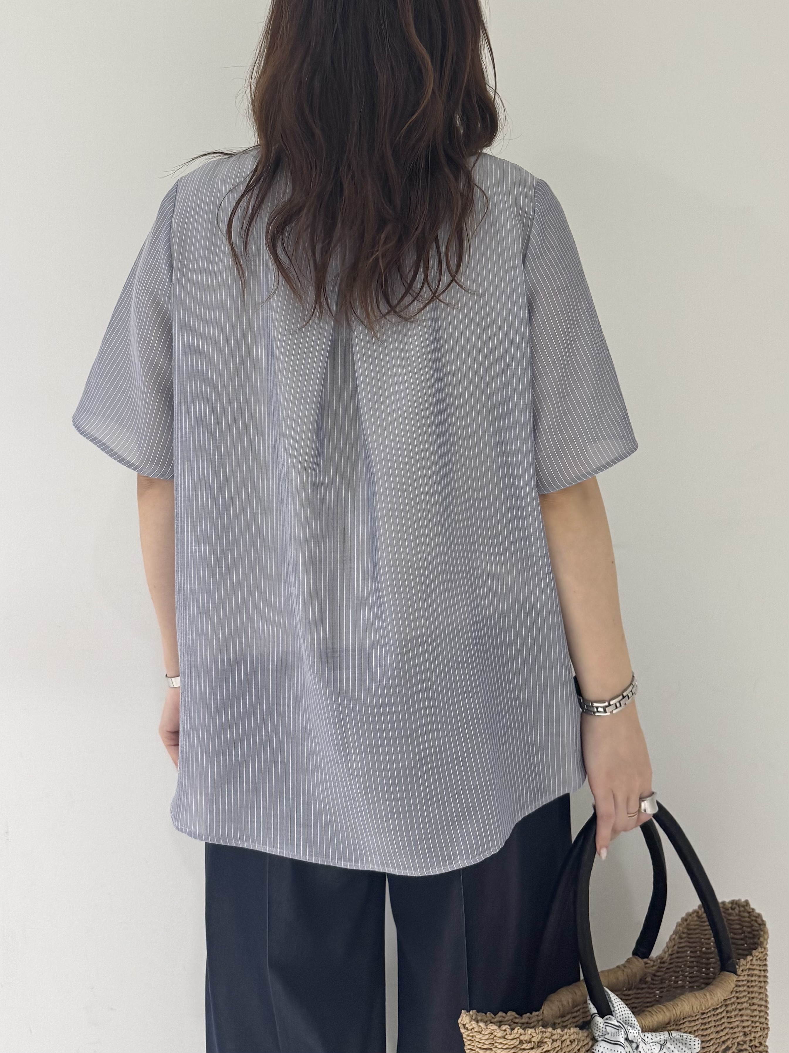 そんさんの「INDIVI｜【接触冷感/洗える】シアーシャンブレーピンタックブラウス」を使ったコーディネート
