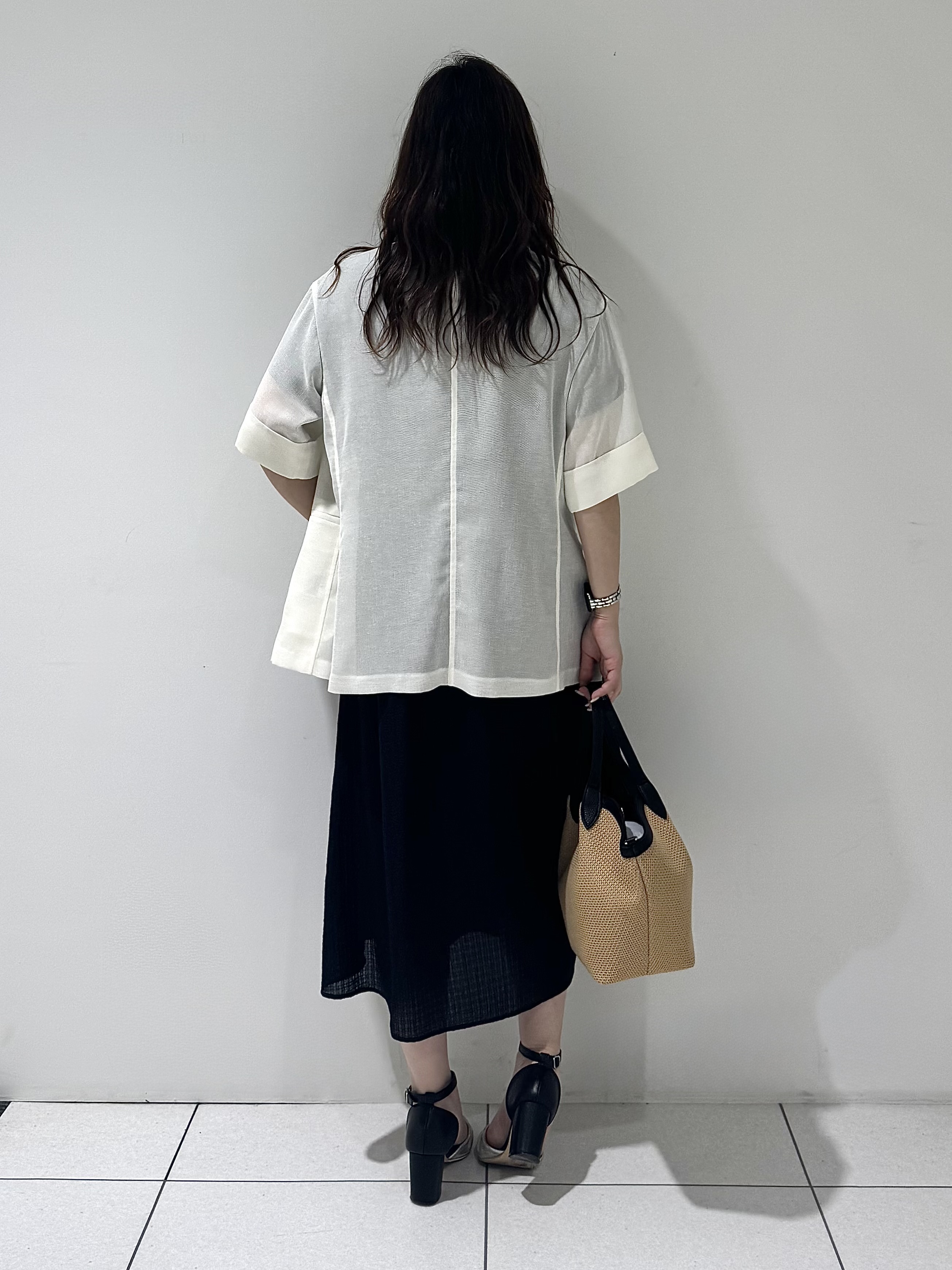 そんさんの「INDIVI｜【洗える／メッシュ素材／SETUP可能】半袖シアージャケット」を使ったコーディネート
