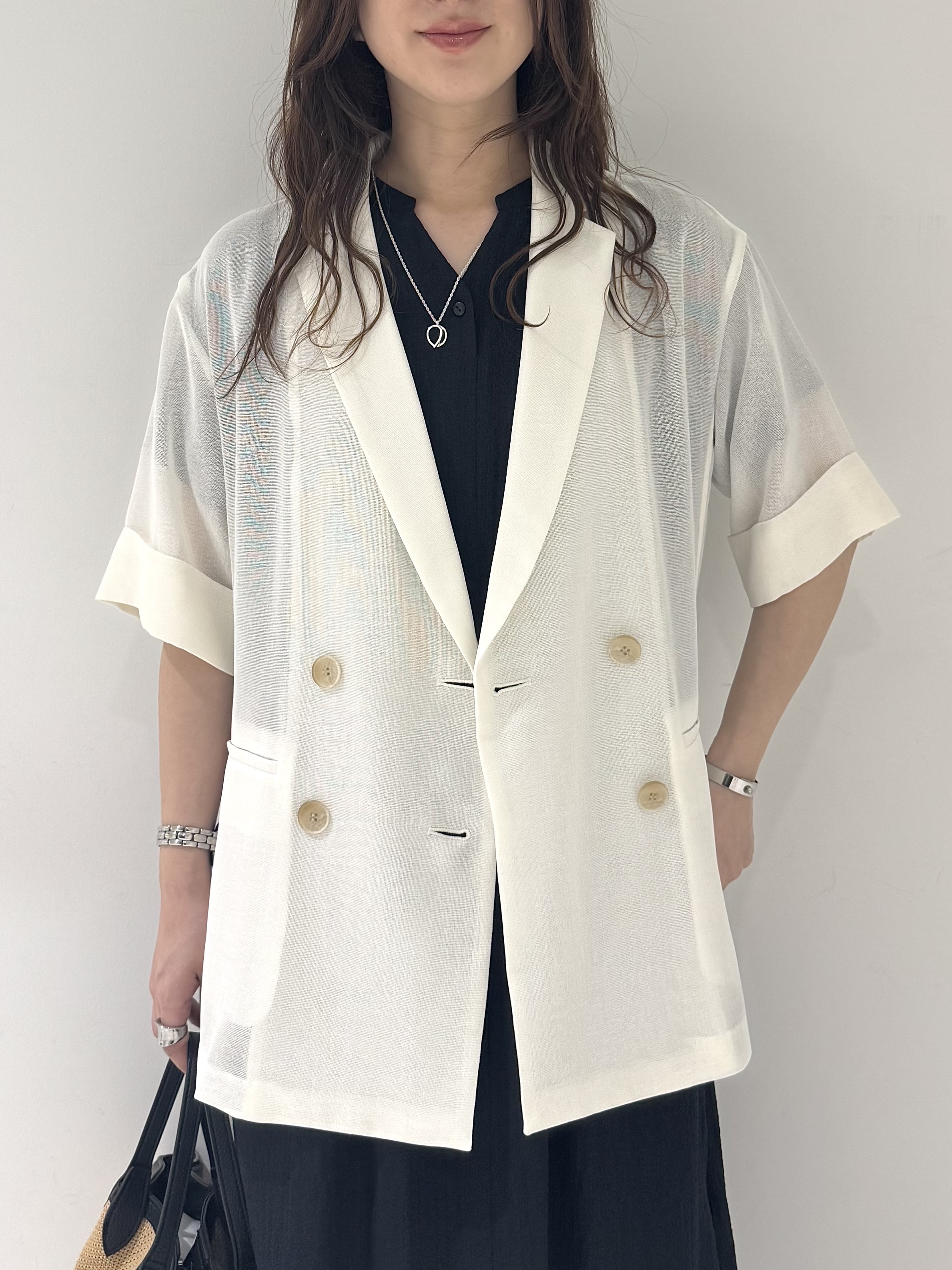そんさんの「INDIVI｜【洗える／メッシュ素材／SETUP可能】半袖シアージャケット」を使ったコーディネート