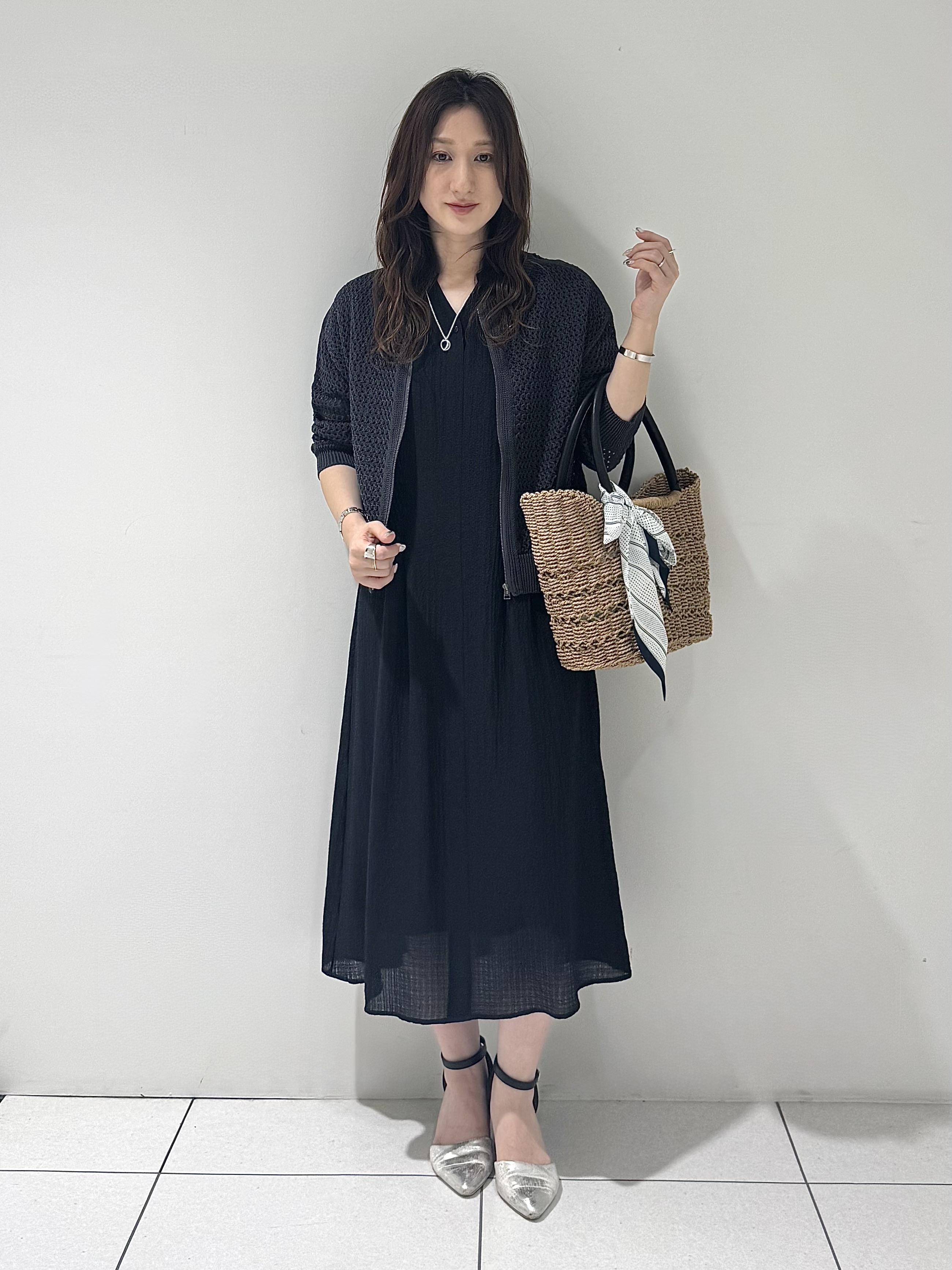 そんさんの「INDIVI｜【洗える／コットン】メッシュジップニットカーディガン」を使ったコーディネート