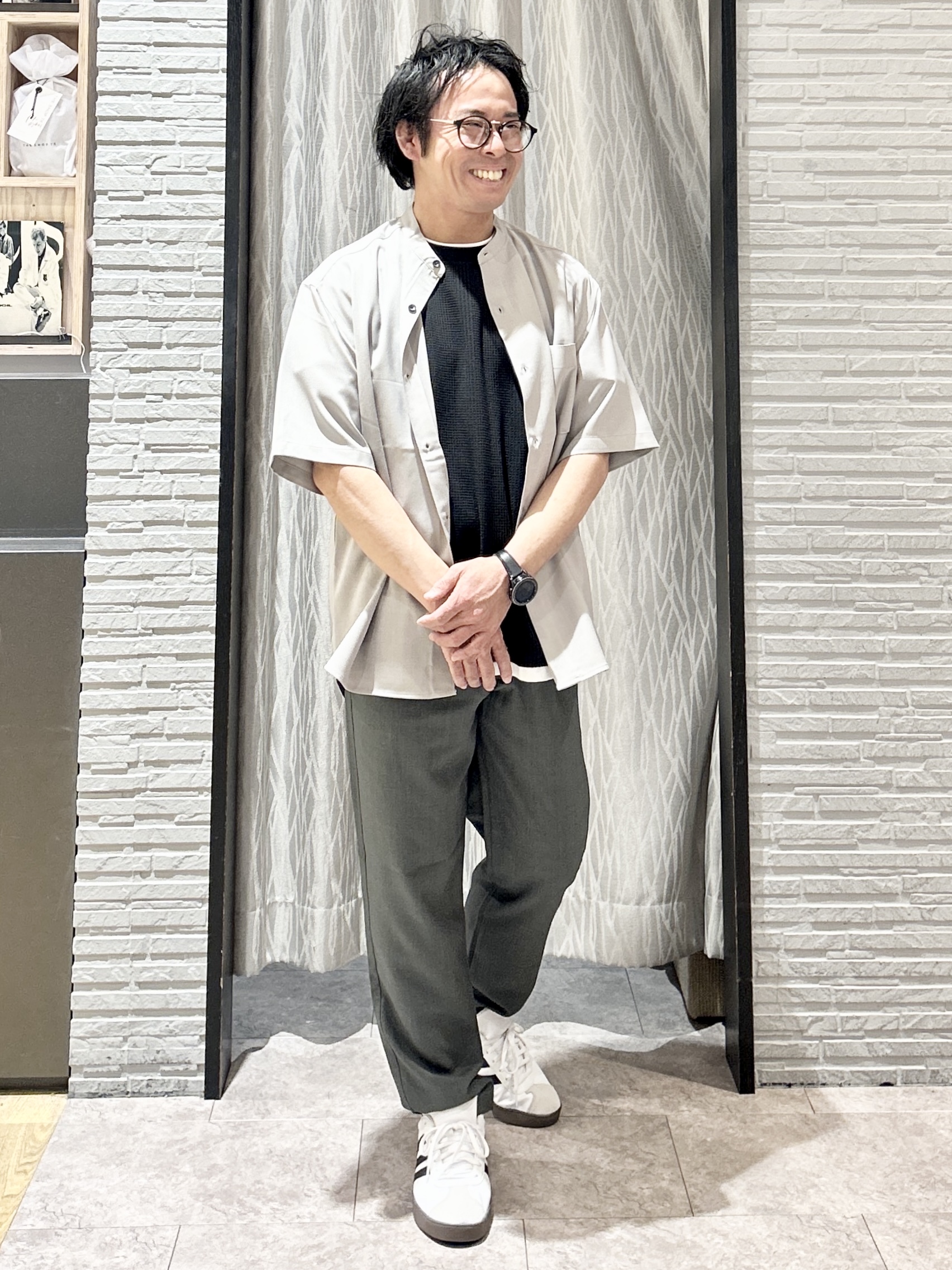 KENJI Iさんの「THE SHOP TK｜LITE TEX バンドカラー半袖シャツ 接触冷感/吸水速乾/UVカット/アンチピリング/イージーケ」を使ったコーディネート