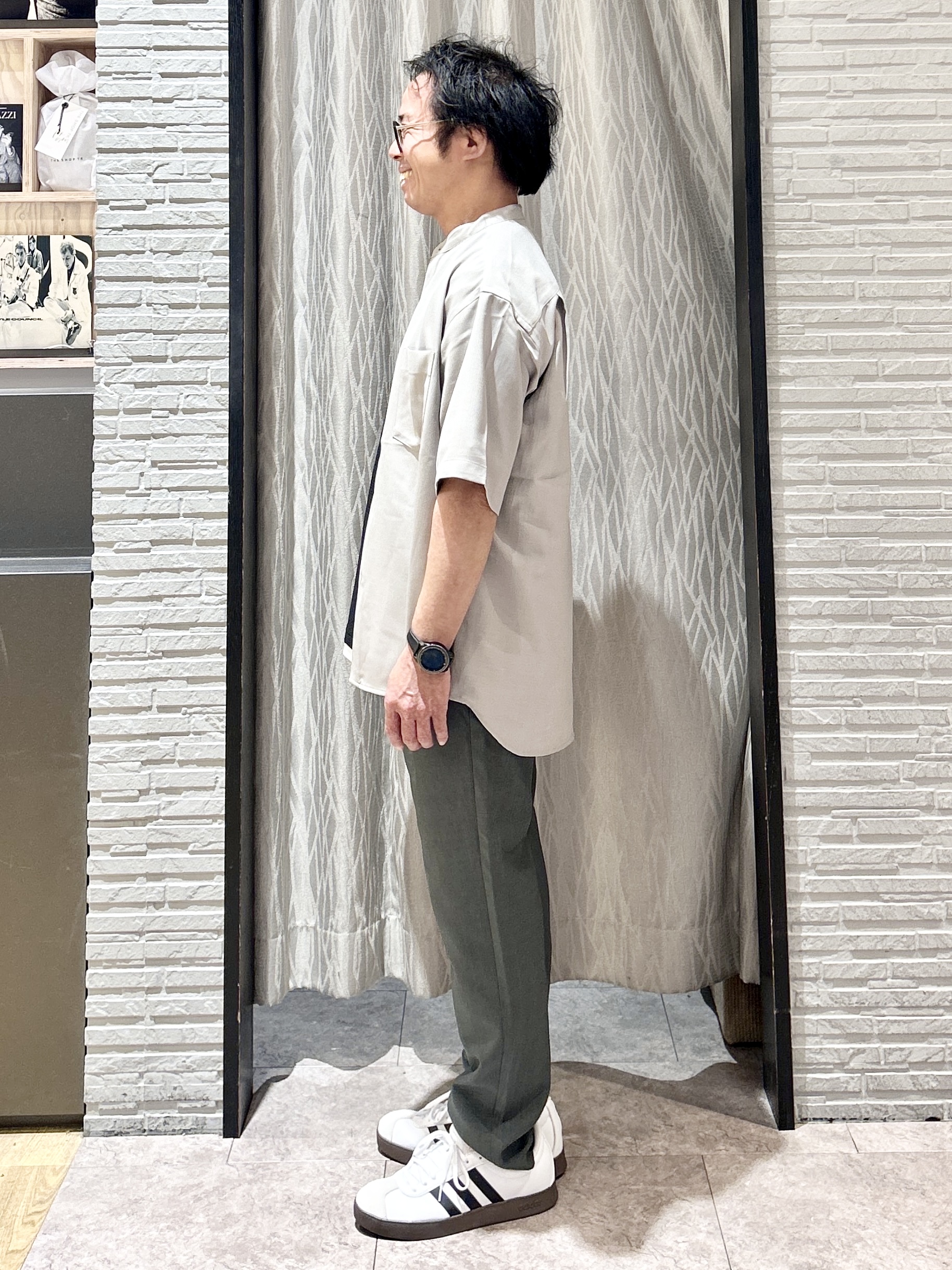 KENJI Iさんの「THE SHOP TK｜LITE TEX バンドカラー半袖シャツ 接触冷感/吸水速乾/UVカット/アンチピリング/イージーケ」を使ったコーディネート