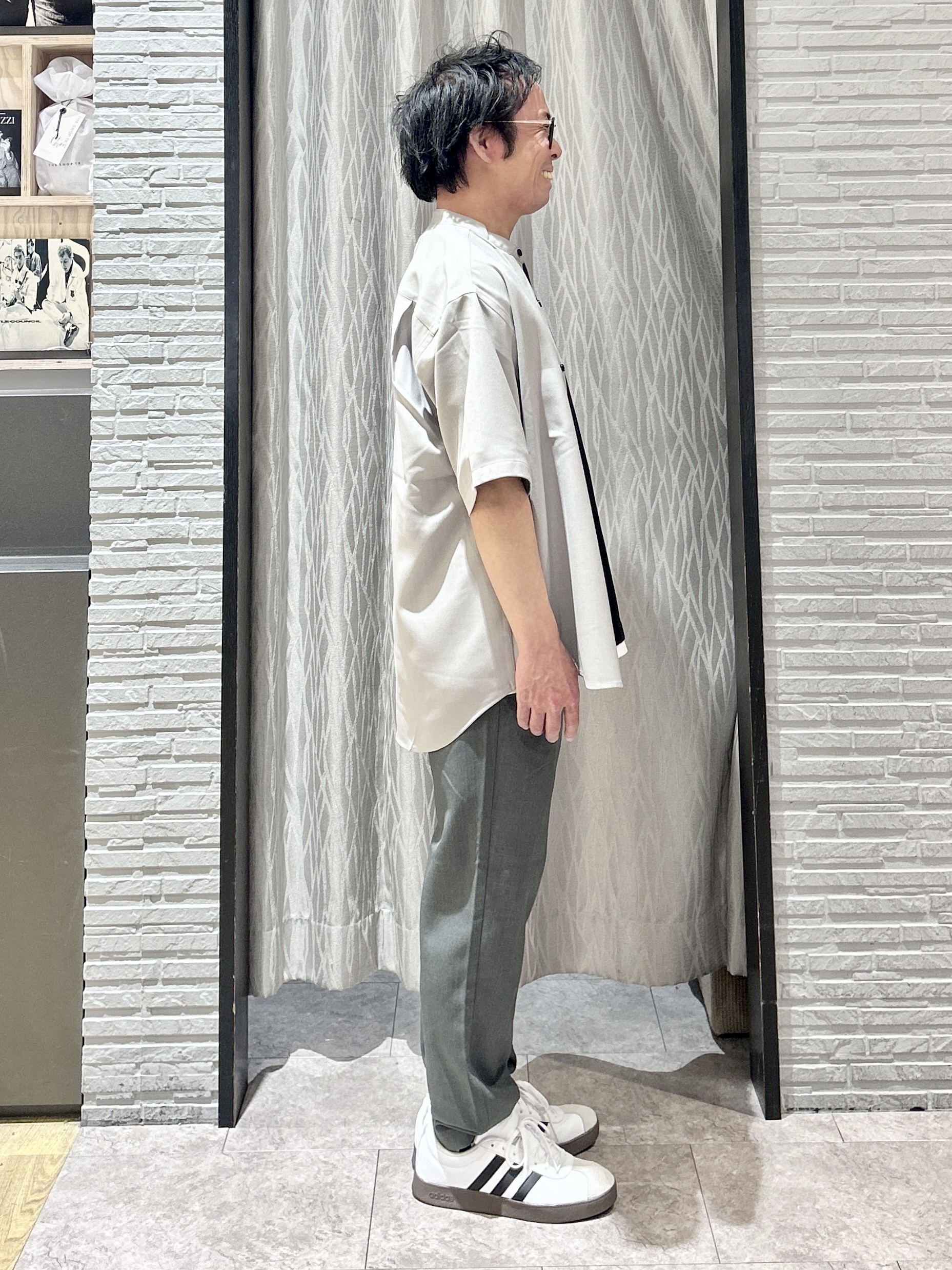 KENJI Iさんの「THE SHOP TK｜LITE TEX バンドカラー半袖シャツ 接触冷感/吸水速乾/UVカット/アンチピリング/イージーケ」を使ったコーディネート