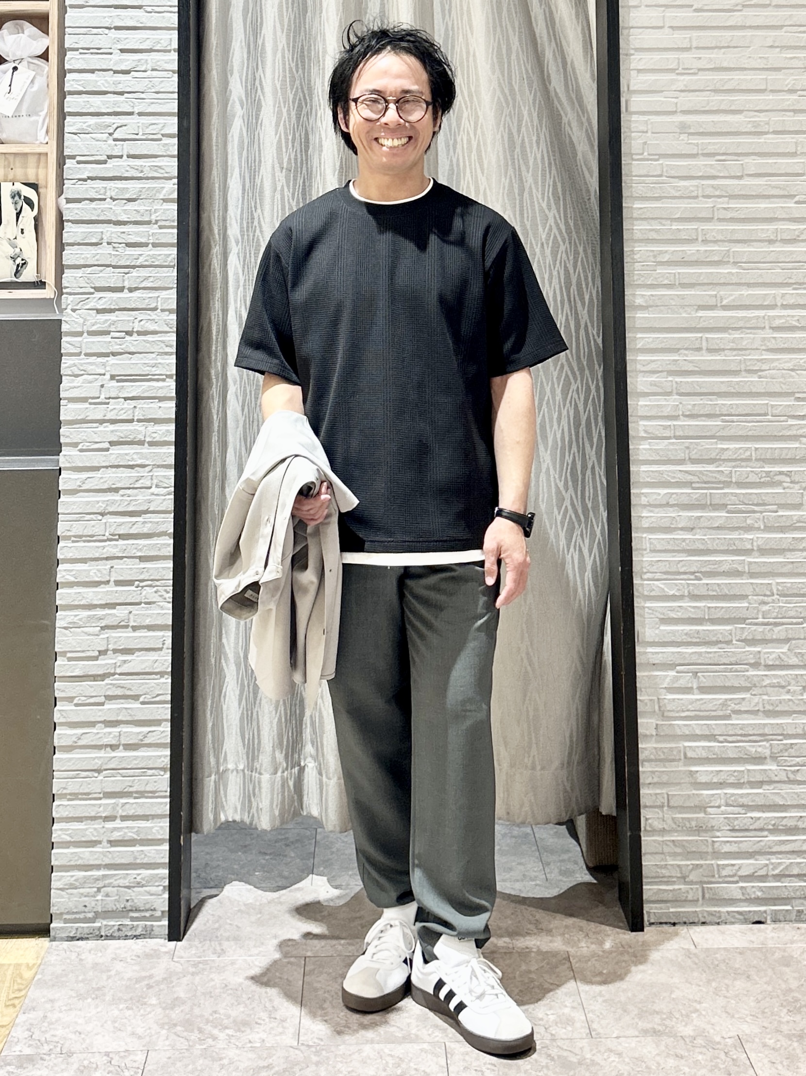 KENJI Iさんの「THE SHOP TK｜LITE TEX バンドカラー半袖シャツ 接触冷感/吸水速乾/UVカット/アンチピリング/イージーケ」を使ったコーディネート