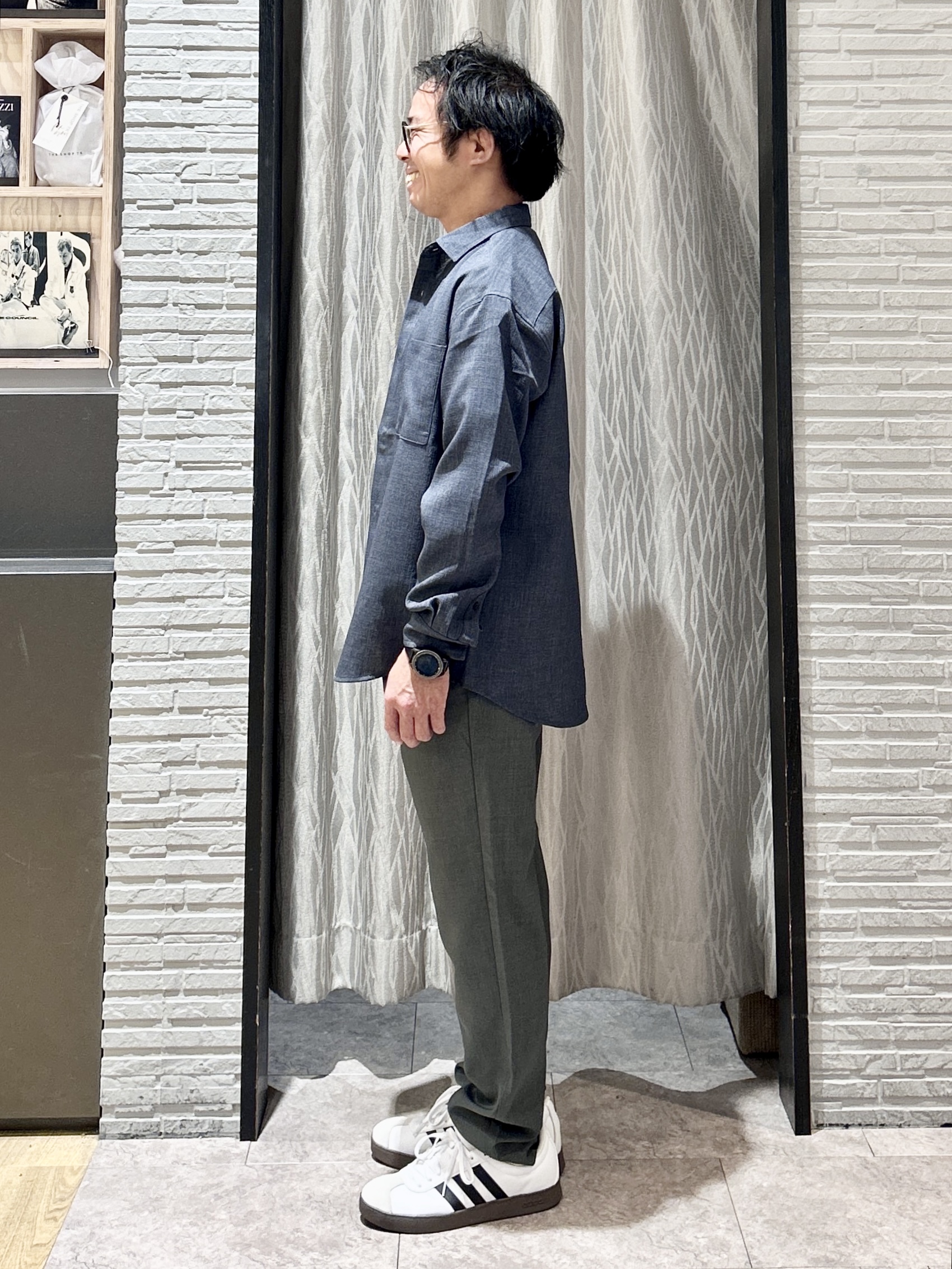 KENJI Iさんの「THE SHOP TK｜【LINO FINE】リネンライク 長袖シャツ UVカット/イージーケア/吸水速乾/洗濯機OK」を使ったコーディネート