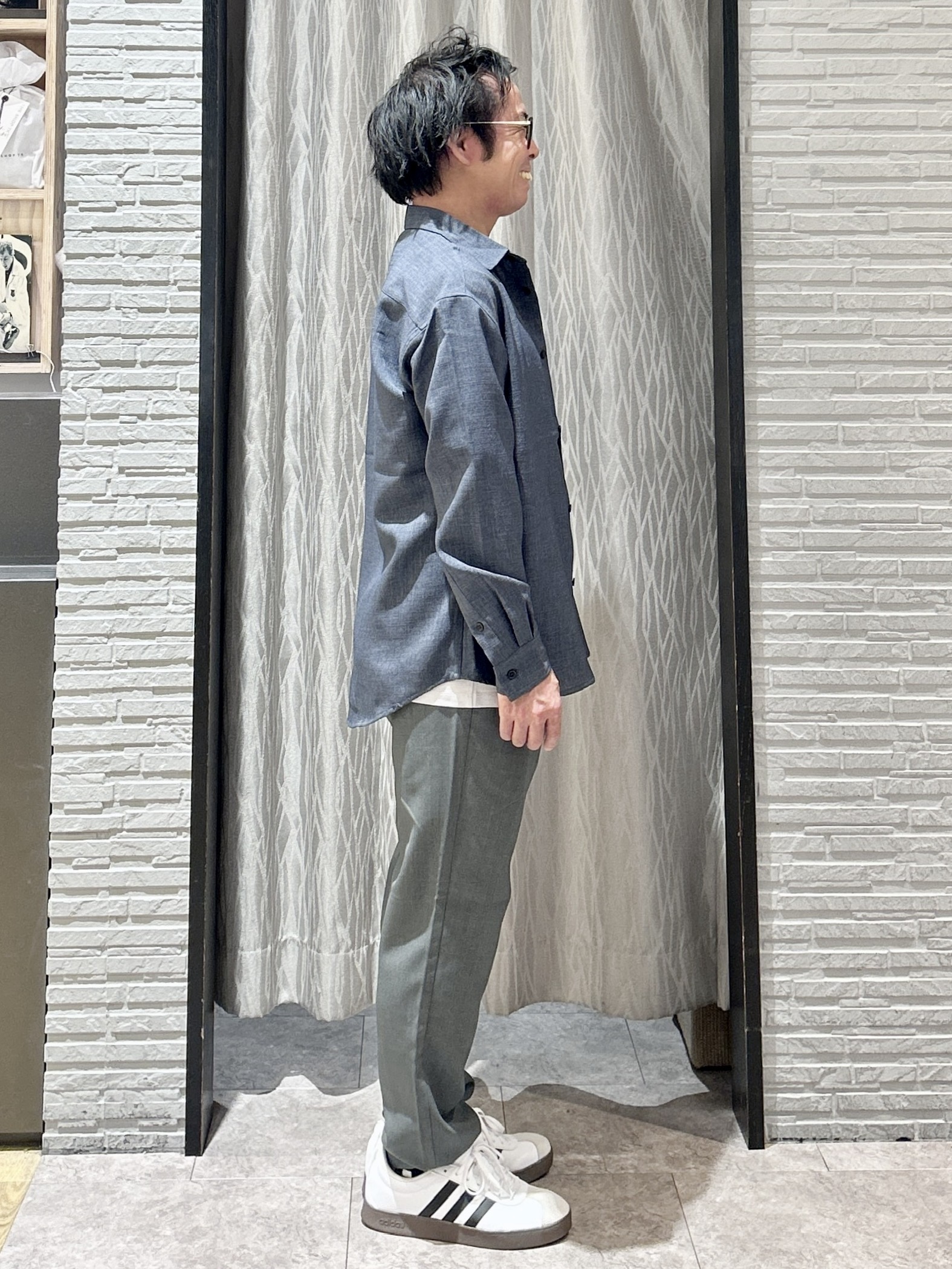 KENJI Iさんの「THE SHOP TK｜【LINO FINE】リネンライク 長袖シャツ UVカット/イージーケア/吸水速乾/洗濯機OK」を使ったコーディネート