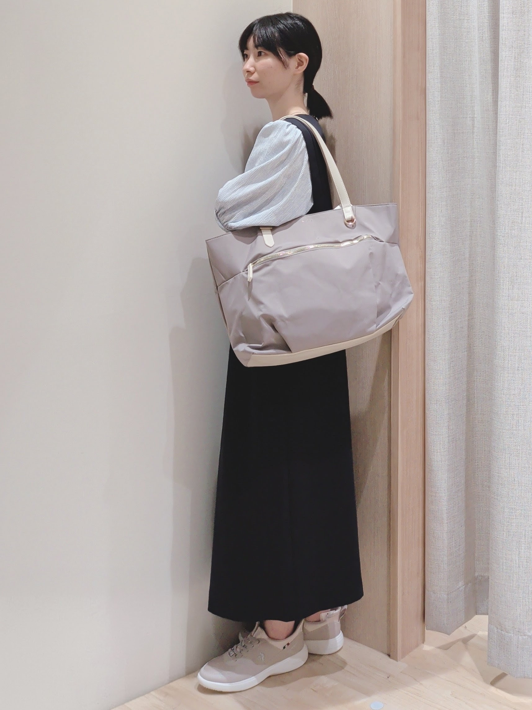 Yuiさんの「grove｜高評価！【体型カバー/洗える】袖布帛ポンチワンピース」を使ったコーディネート