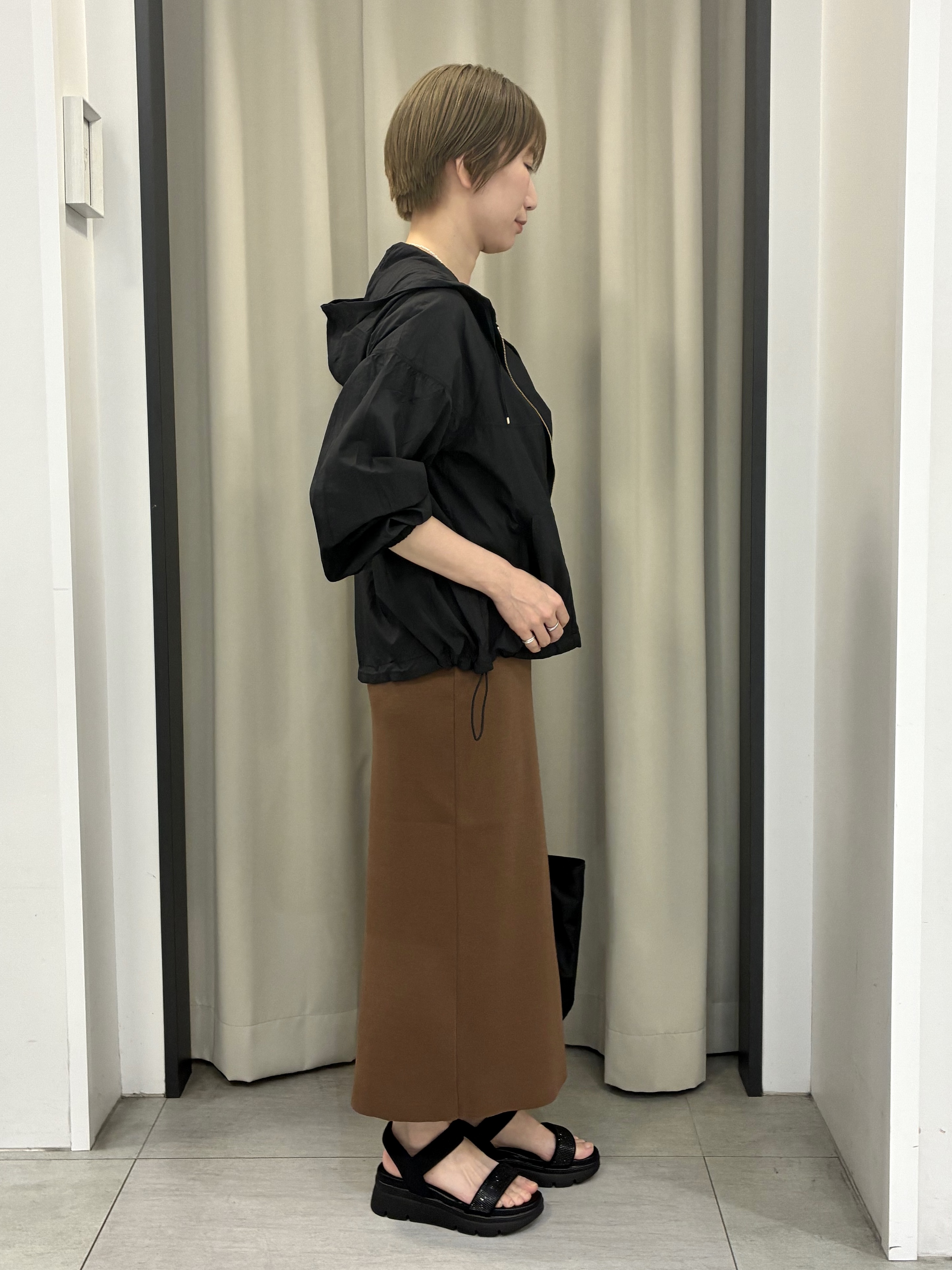 eguchiさんの「grove｜【洗濯機OK】朝晩の気温差に◎軽やかシアーナイロンフーディブルゾン」を使ったコーディネート
