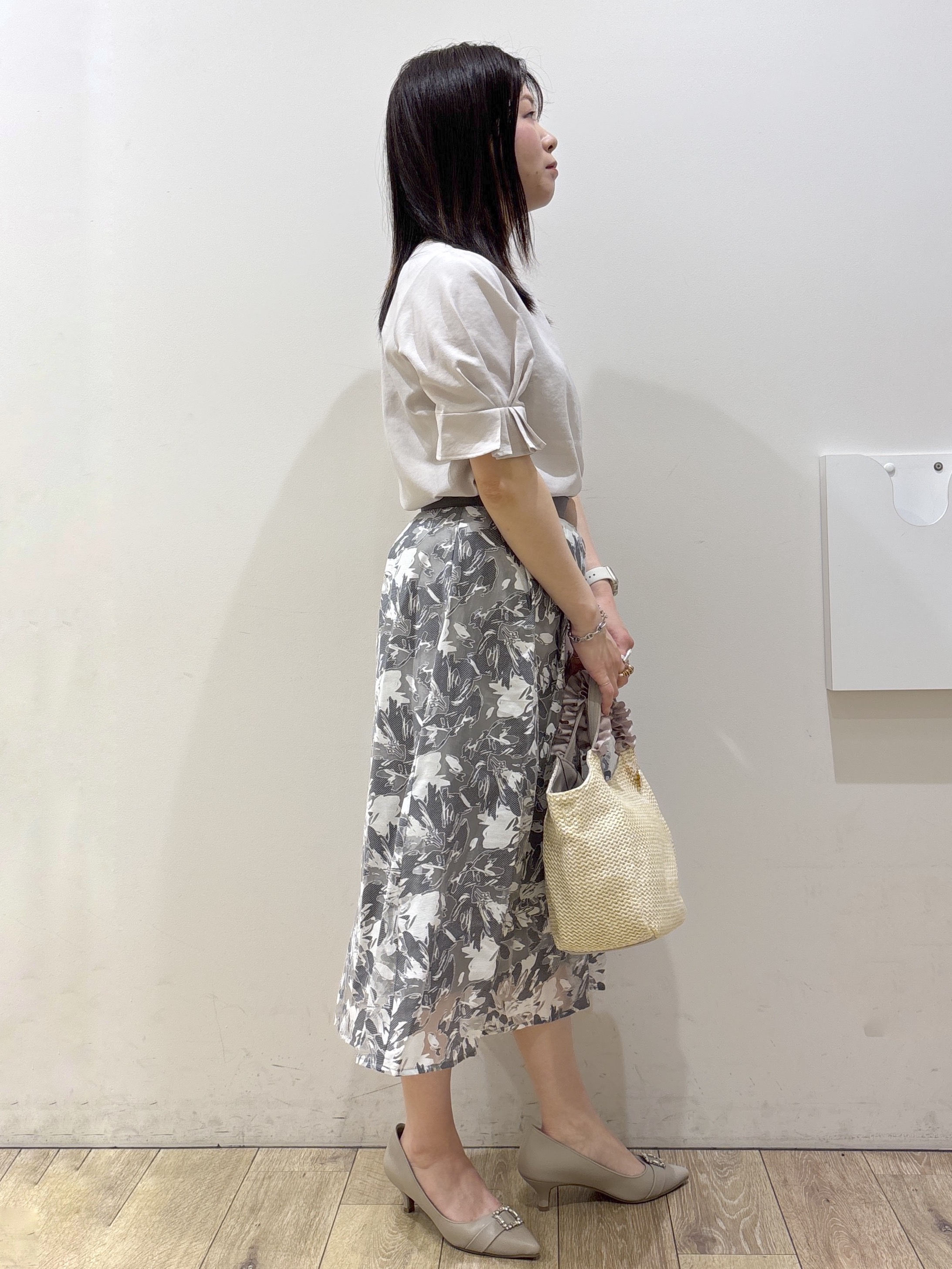 mameさんの「index｜【接触冷感】タックパフスリーブブラウス《吸水速乾／防シワ／洗濯機OK／XS～3L／6col》」を使ったコーディネート