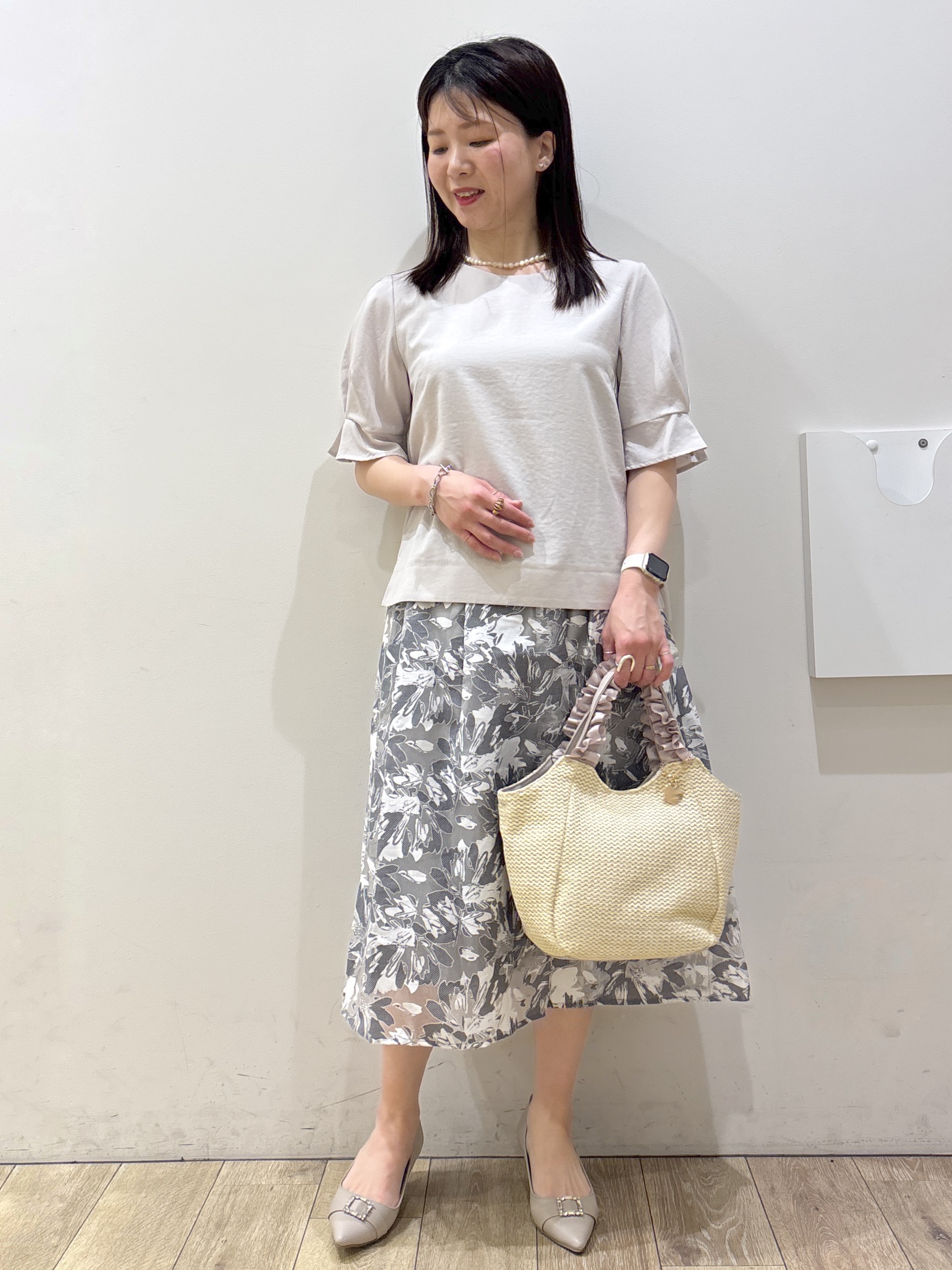 mameさんの「index｜【接触冷感】タックパフスリーブブラウス《吸水速乾／防シワ／洗濯機OK／XS～3L／6col》」を使ったコーディネート