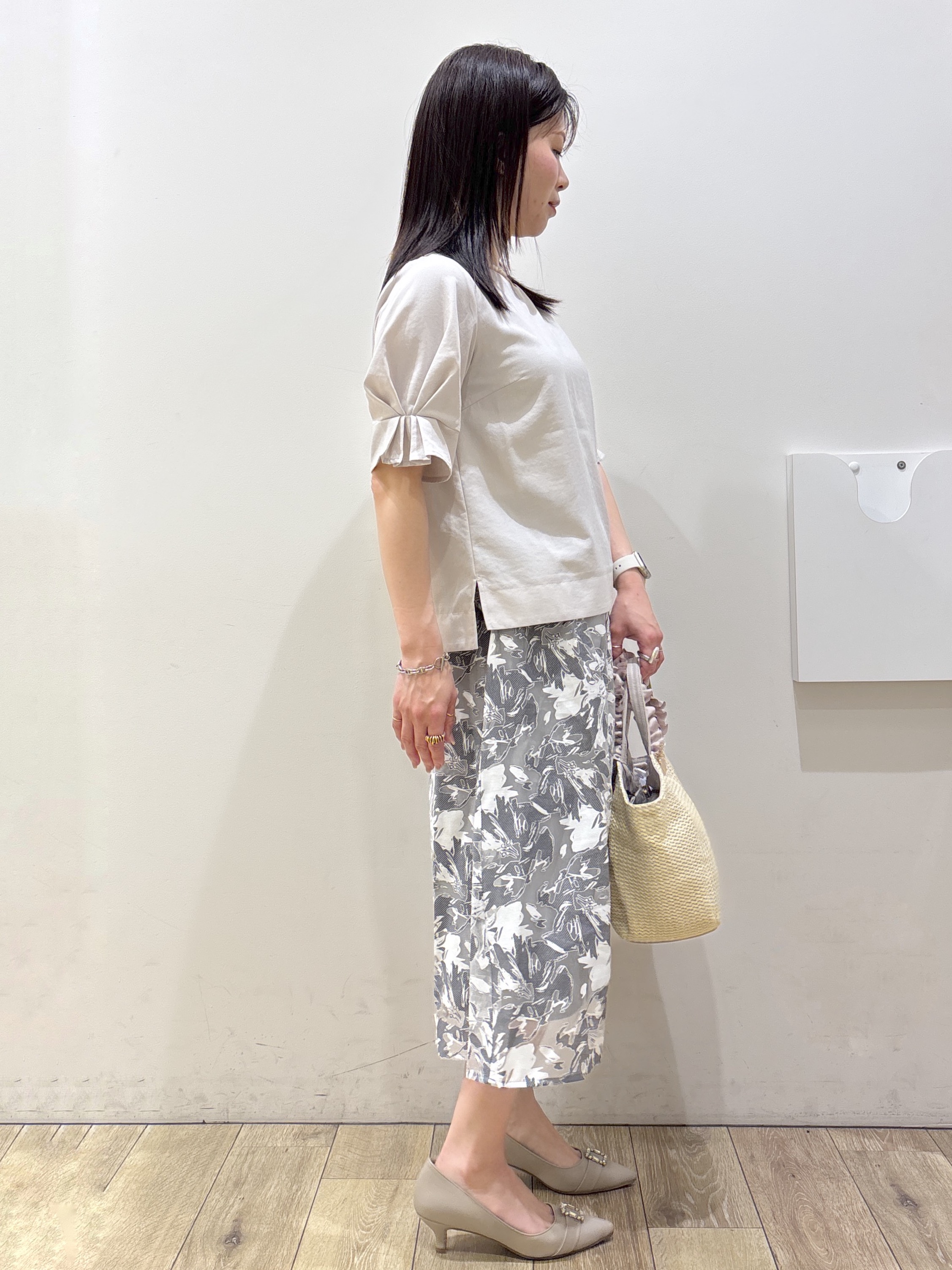 mameさんの「index｜【接触冷感】タックパフスリーブブラウス《吸水速乾／防シワ／洗濯機OK／XS～3L／6col》」を使ったコーディネート