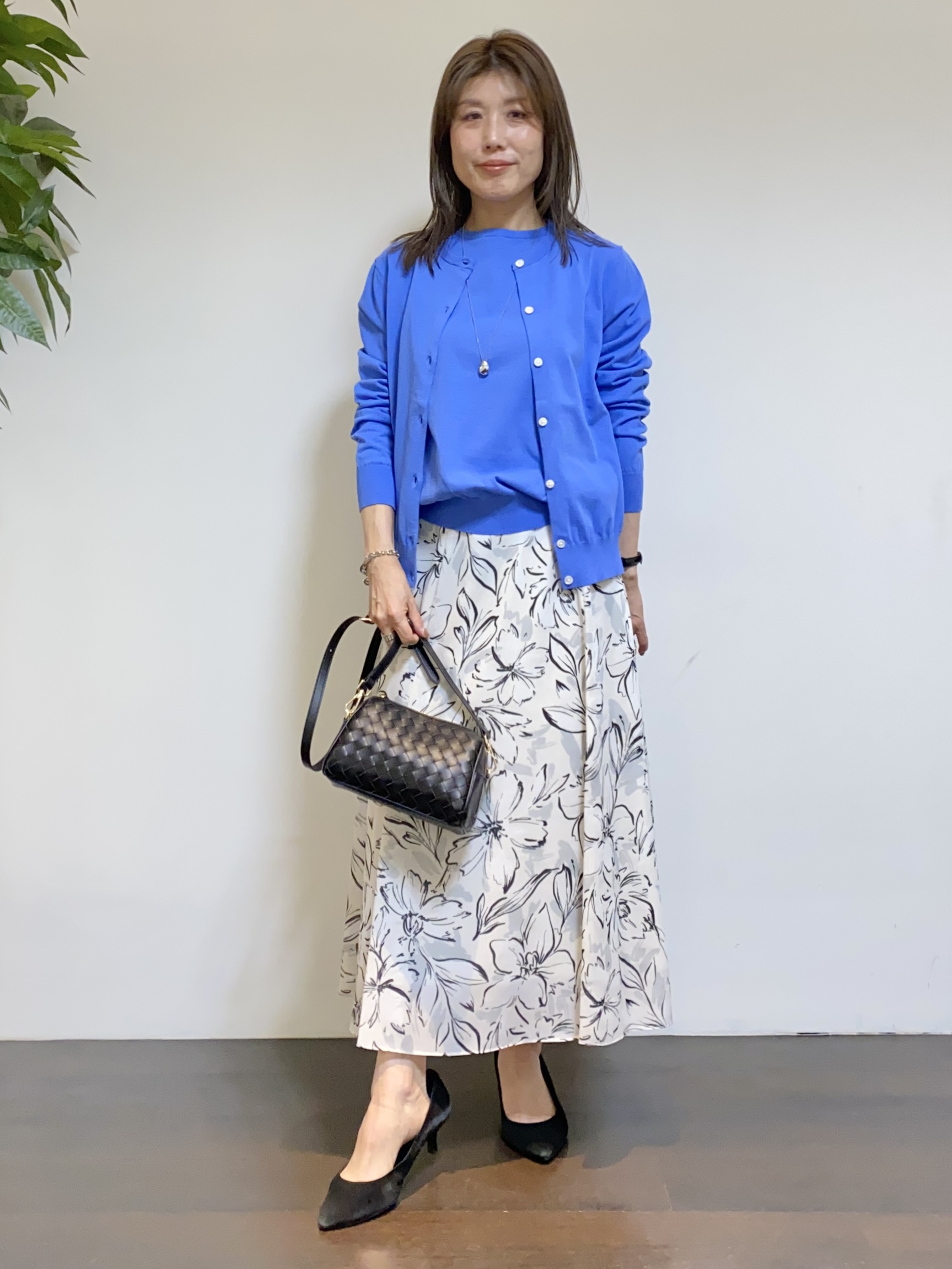 tomoさんの「UNTITLED｜【9色展開/アンサンブル可】コットンクルーネックカーディガン」を使ったコーディネート