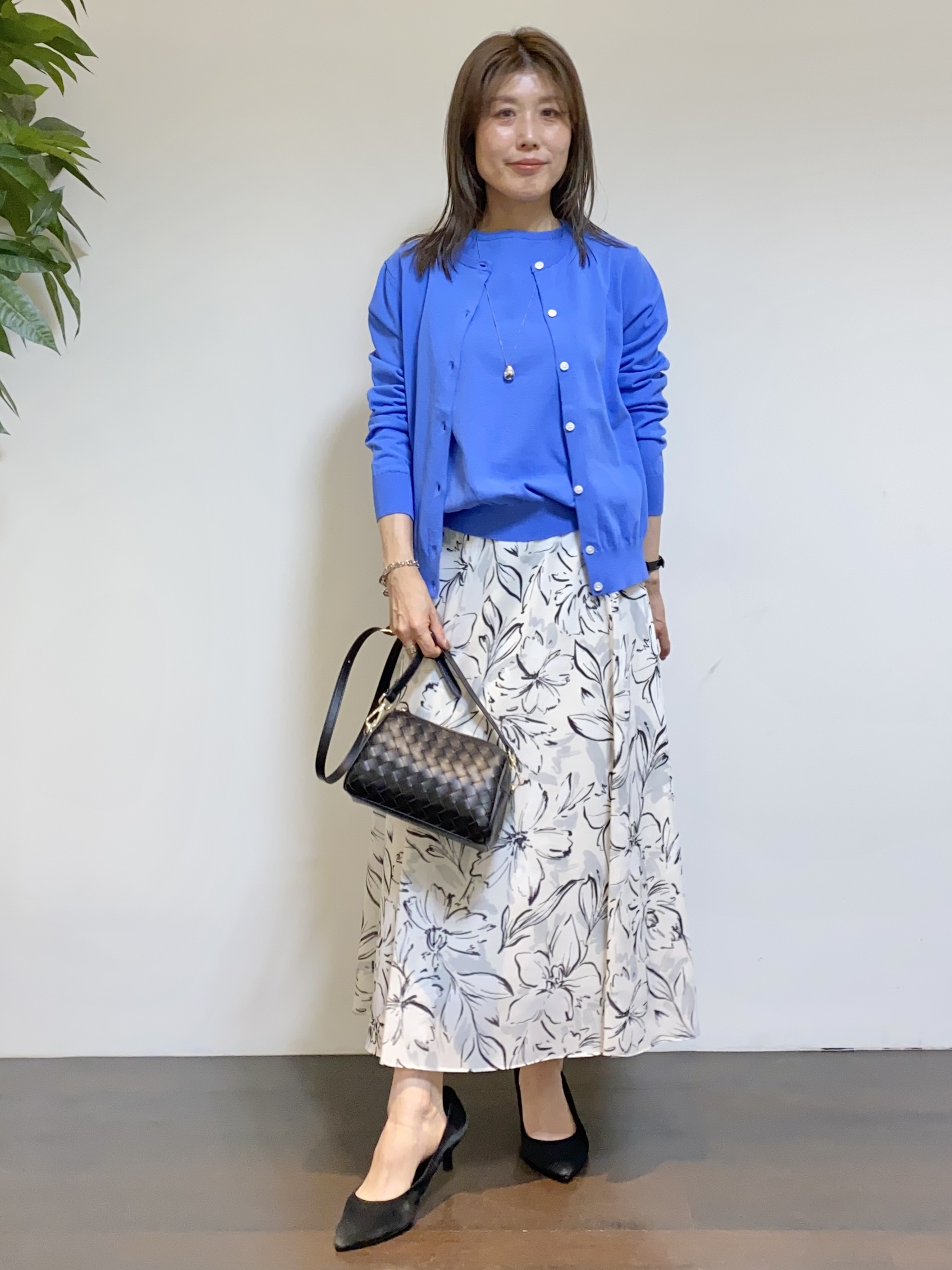 tomoさんの「UNTITLED｜【9色展開/アンサンブル可】コットンクルーネックカーディガン」を使ったコーディネート