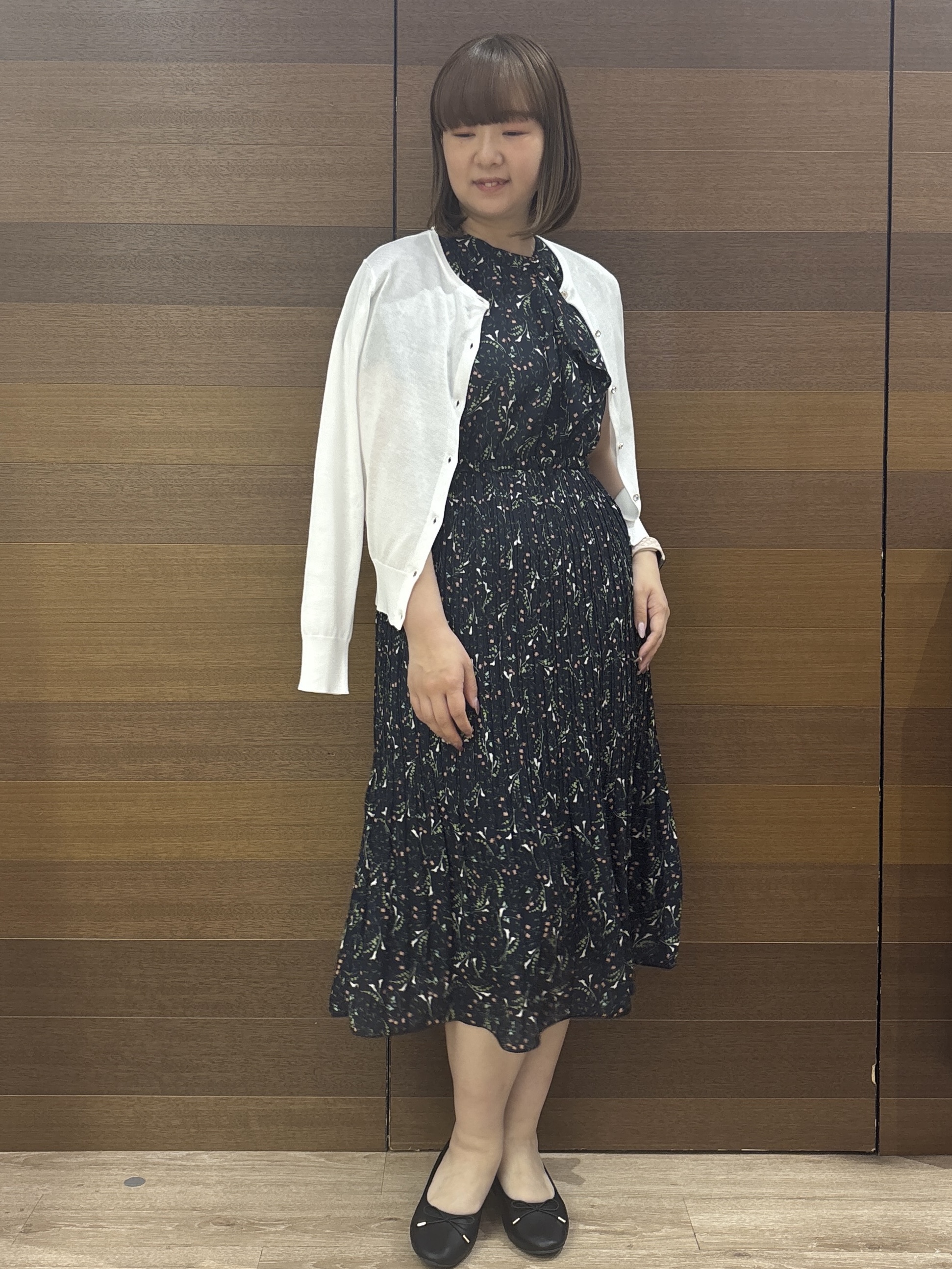 yumeさんの「OPAQUE.CLIP｜◆【日比谷花壇コラボ】ラッフルタイプリーツワンピース【防シワ/洗濯機OK】」を使ったコーディネート