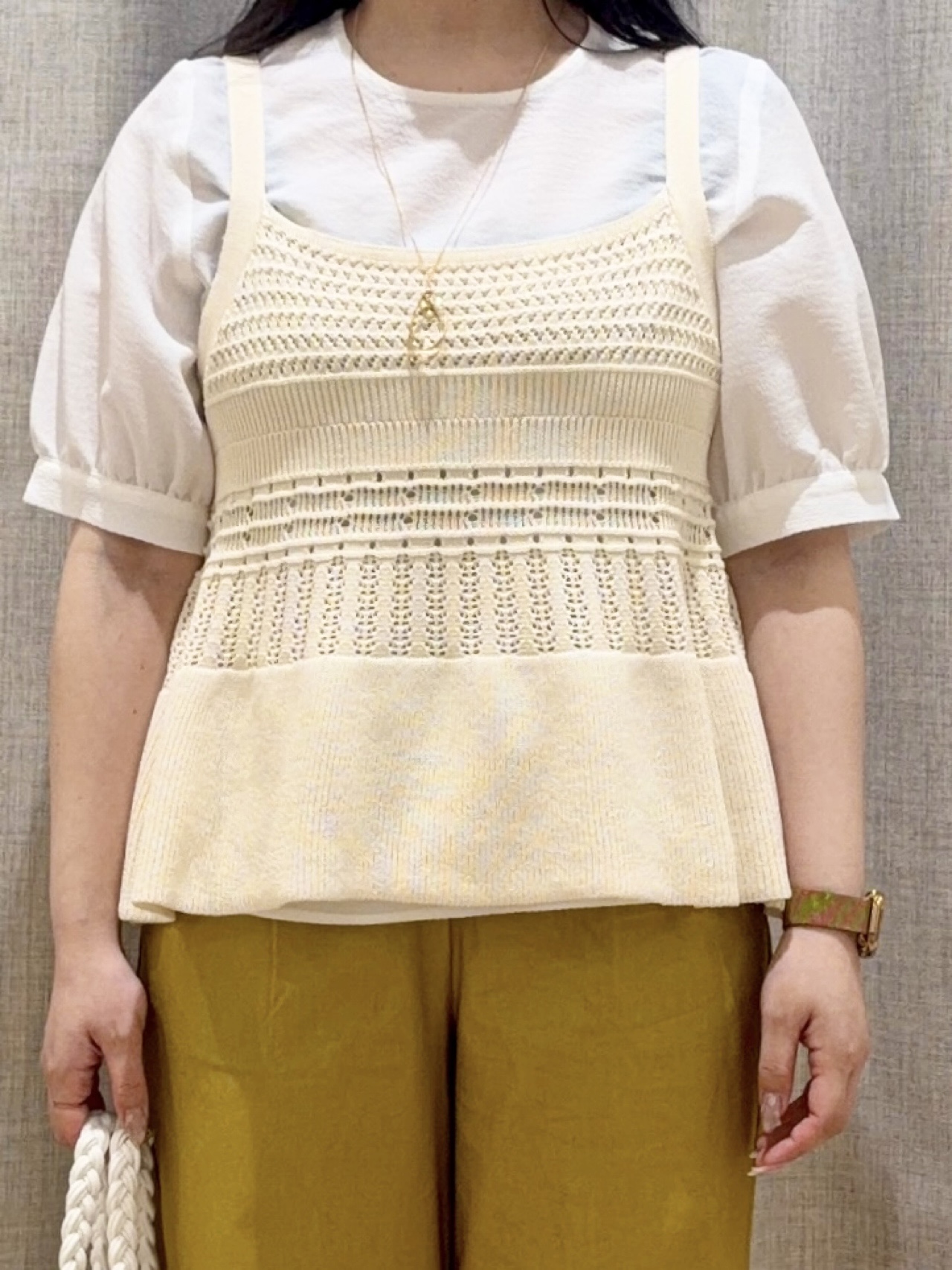 minamiさんの「grove｜【2点SET】着るだけで完成、透かし編みニットビスチェ&times;ブラウス」を使ったコーディネート