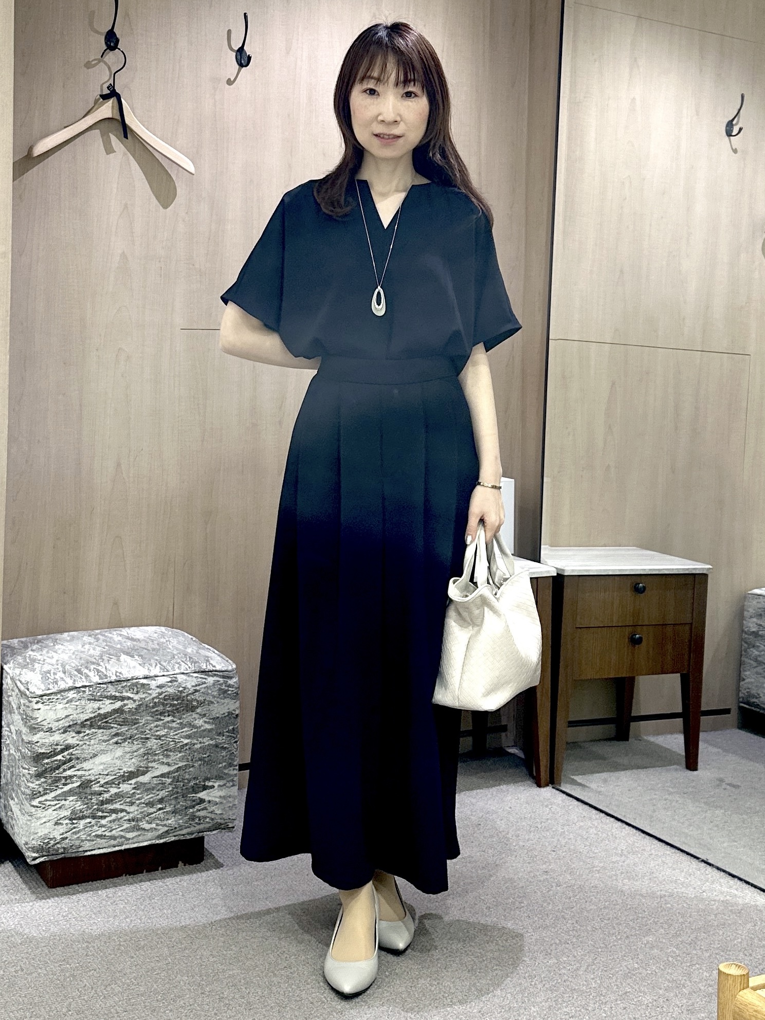 Miwaさんの「UNTITLED｜【UV/接触冷感/セットアップ可】リラクシーキーVネックブラウス」を使ったコーディネート