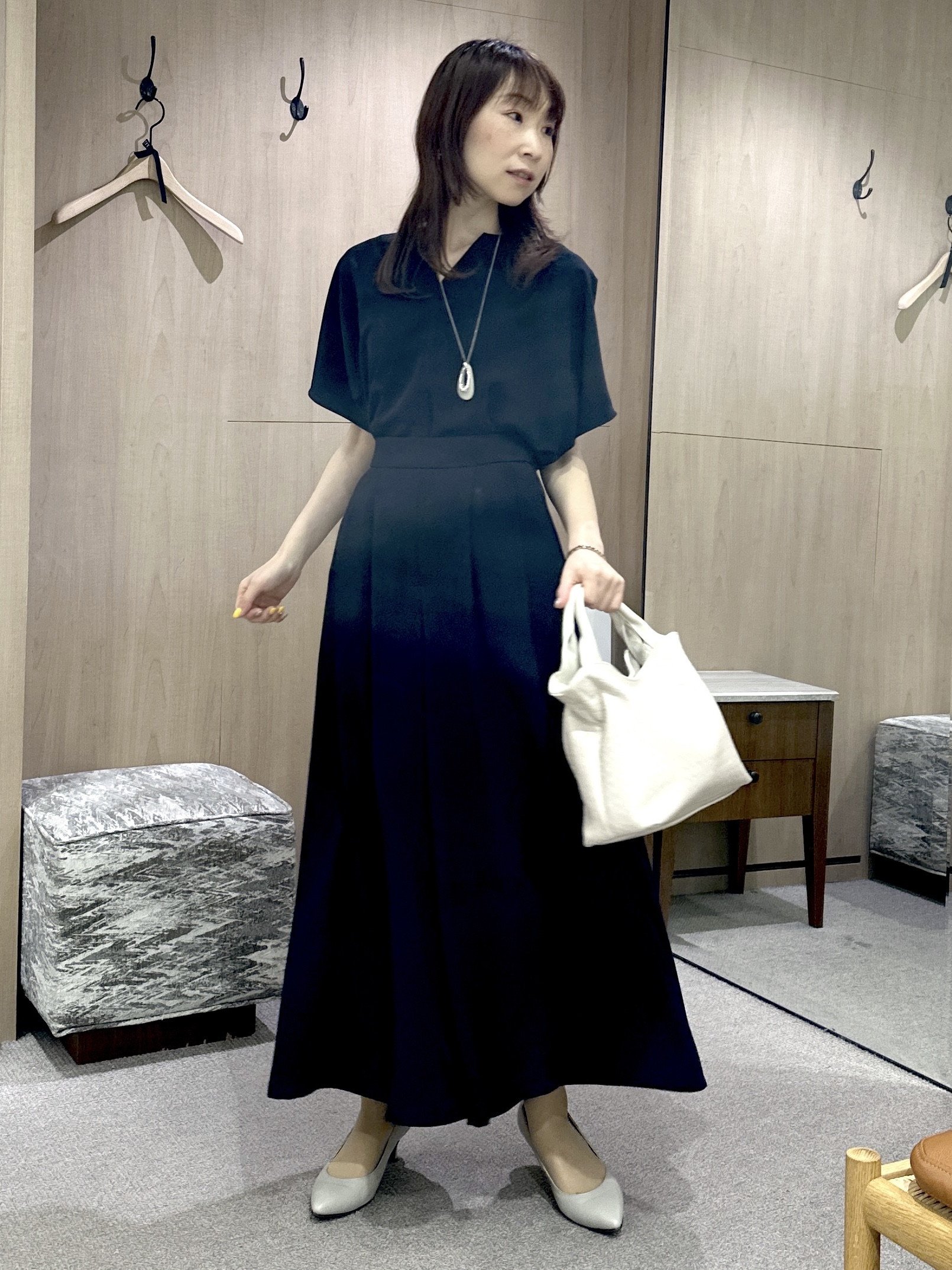 Miwaさんの「UNTITLED｜【UV/接触冷感/セットアップ可】リラクシーキーVネックブラウス」を使ったコーディネート