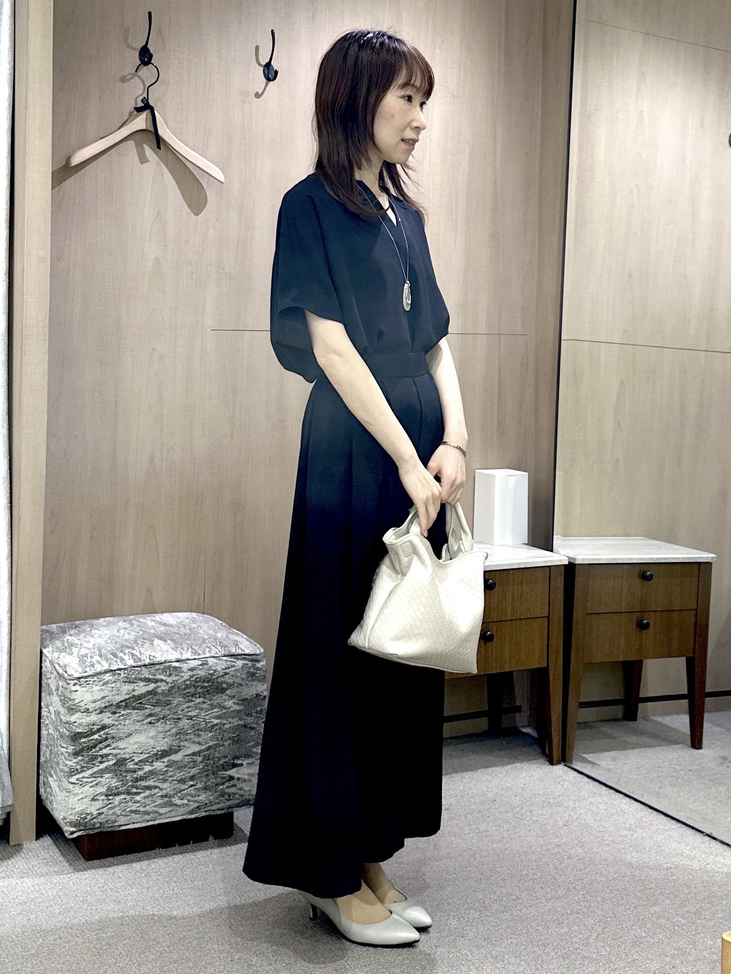 Miwaさんの「UNTITLED｜【UV/接触冷感/セットアップ可】リラクシーキーVネックブラウス」を使ったコーディネート