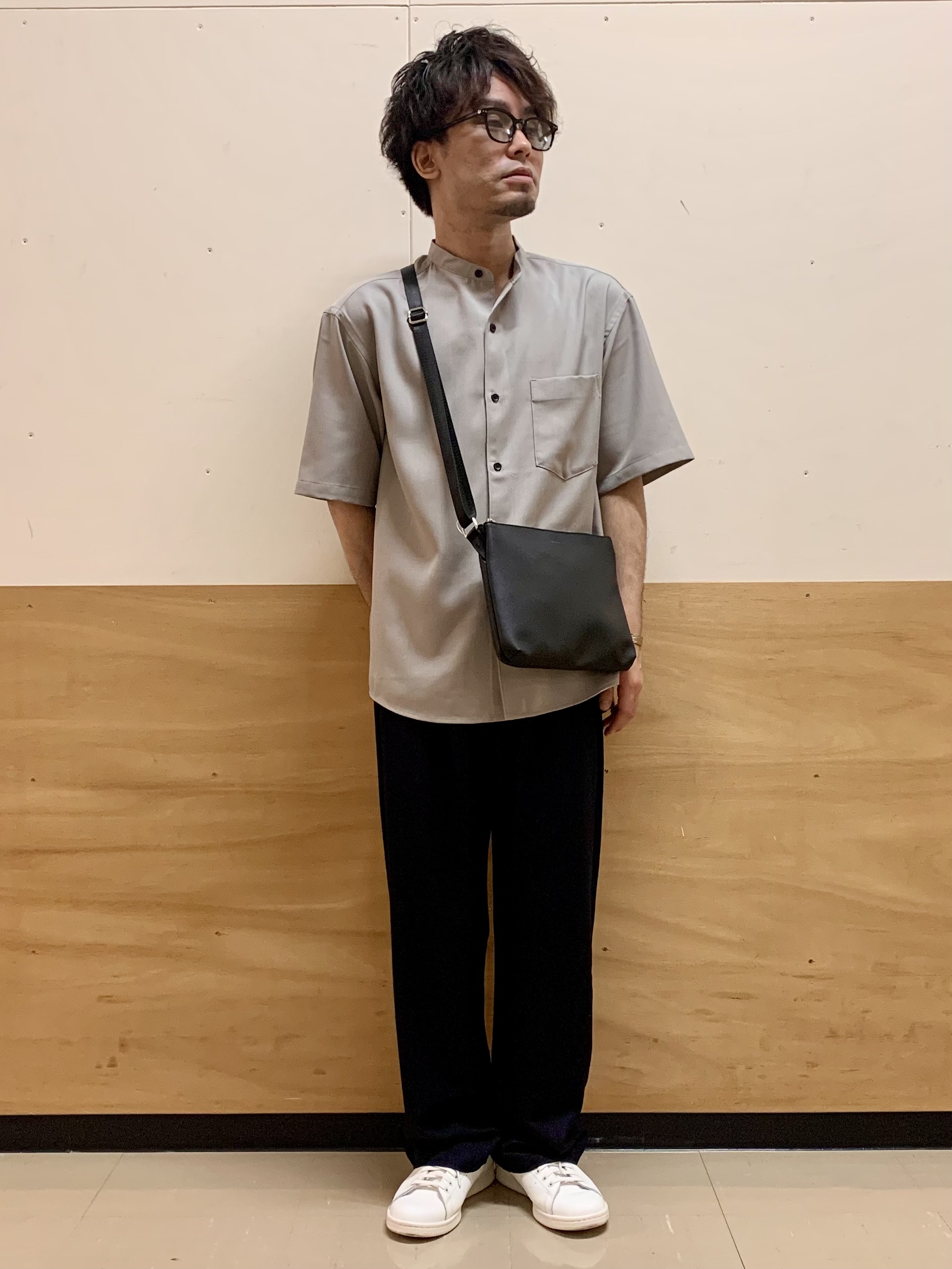 MATUさんの「THE SHOP TK｜LITE TEX バンドカラー半袖シャツ 接触冷感/吸水速乾/UVカット/アンチピリング/イージーケ」を使ったコーディネート