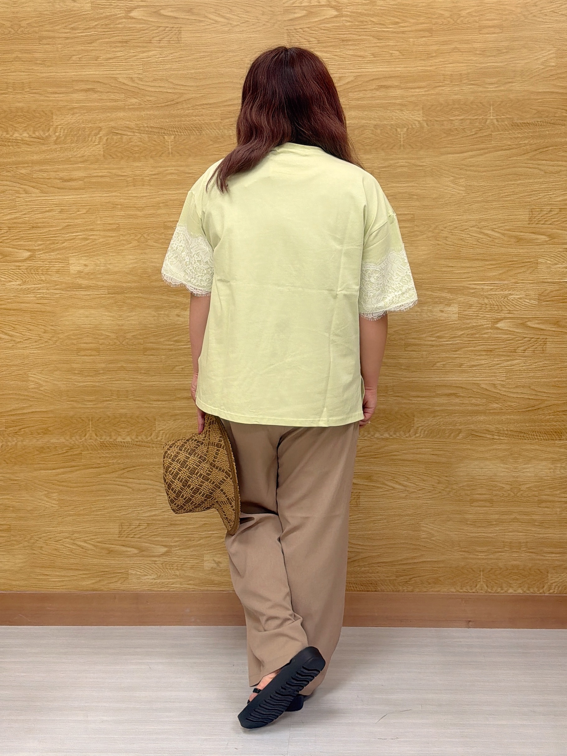 ぁむさんの「SHOO･LA･RUE｜【ひんやり/洗濯機可】レースデザインでこなれ見え ロゴプリントTシャツ」を使ったコーディネート