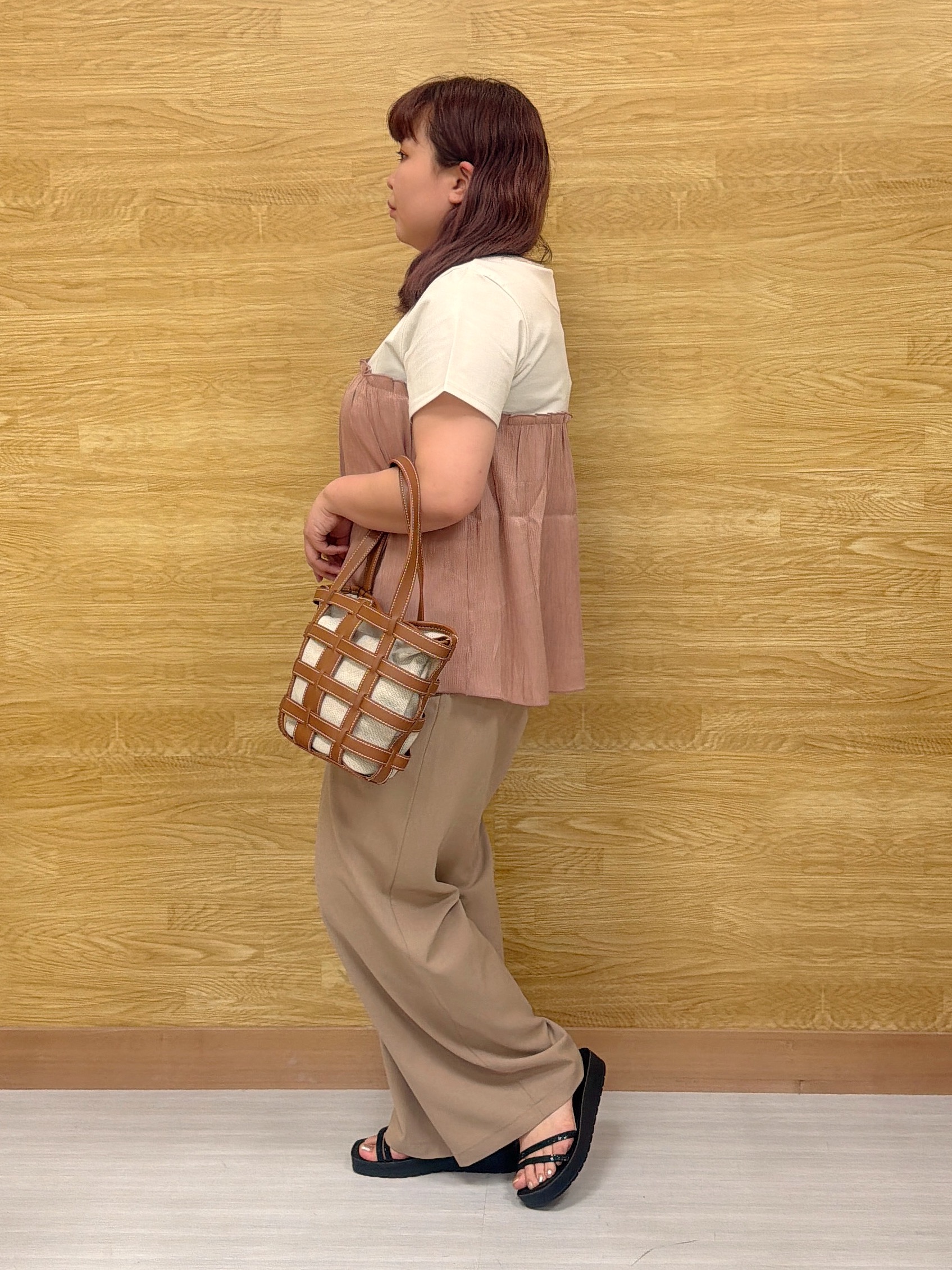 ぁむさんの「SHOO･LA･RUE｜【ひんやり/S-LL】1枚でインせず決まる きらきらビスチェ風Tシャツ」を使ったコーディネート