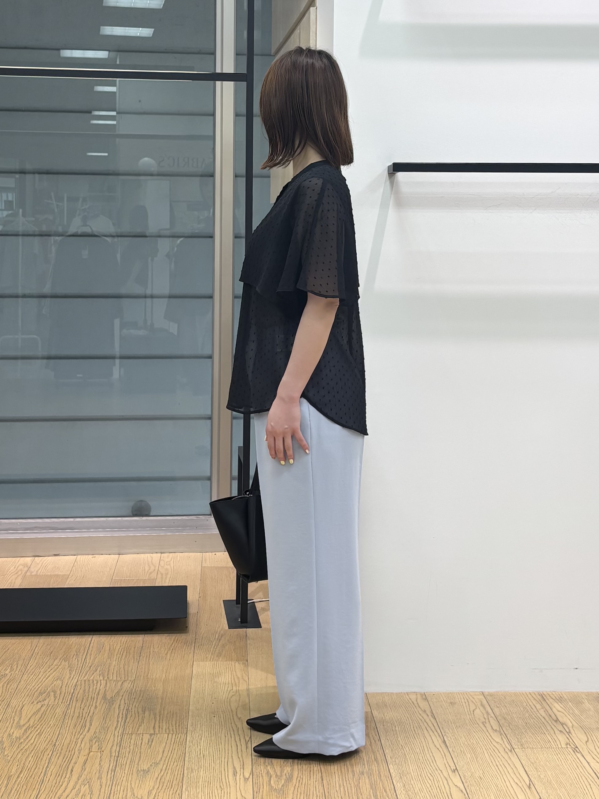 asamiさんの「INDIVI｜【洗える／ドットモチーフ】ケープスリーブブラウス」を使ったコーディネート