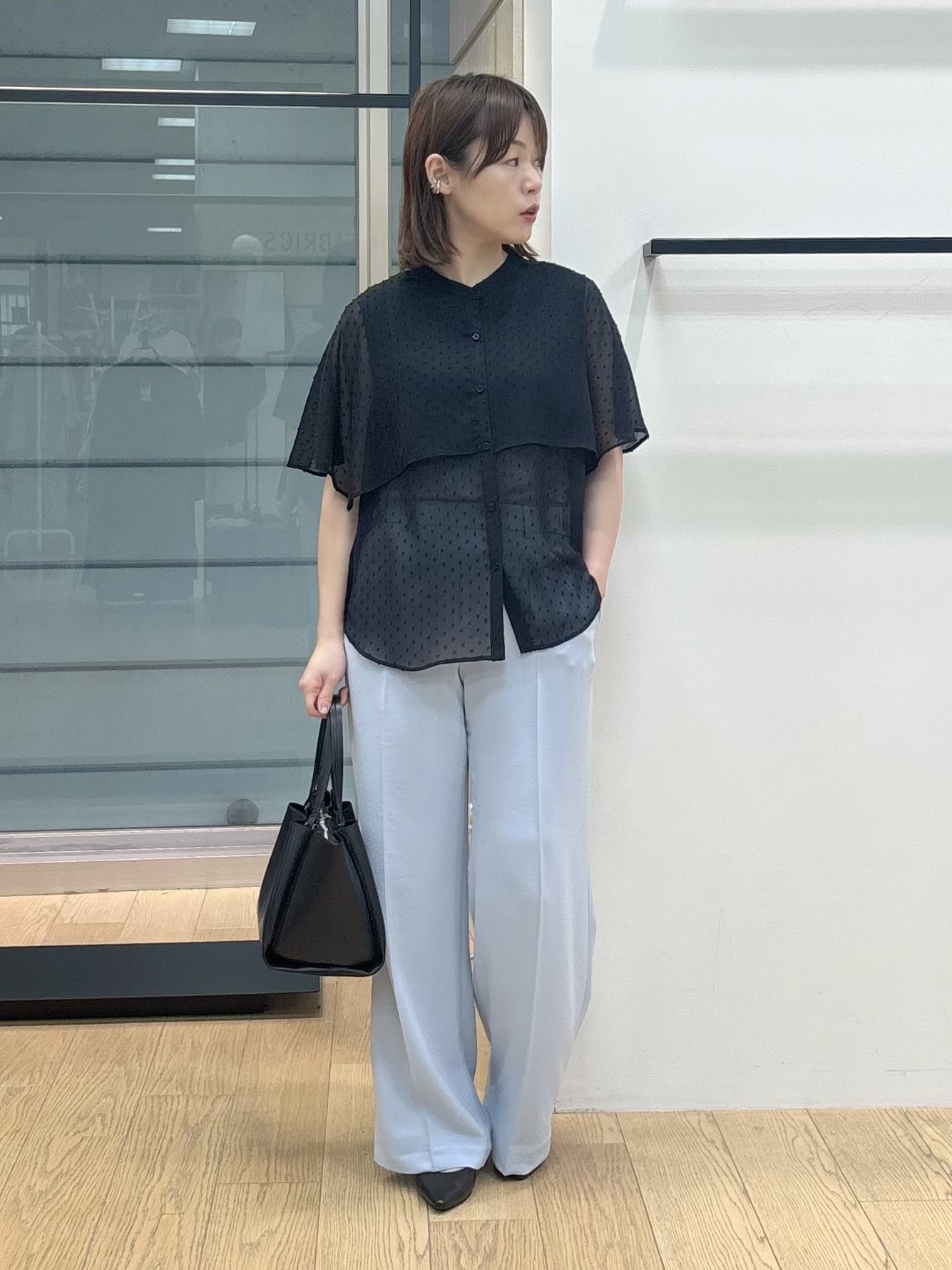 asamiさんの「INDIVI｜【洗える／ドットモチーフ】ケープスリーブブラウス」を使ったコーディネート