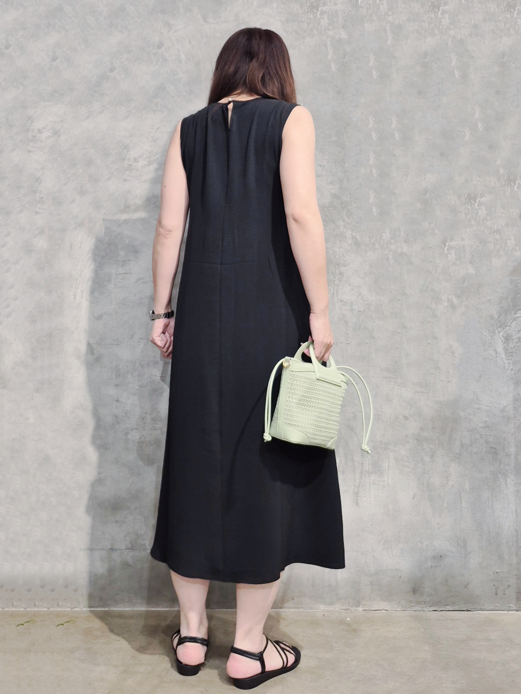 ひさえさんの「THE SHOP TK｜【ひんやり／防しわ／吸水速乾／UV】美しさを1日中キープ ノースリーブフレアワンピース」を使ったコーディネート