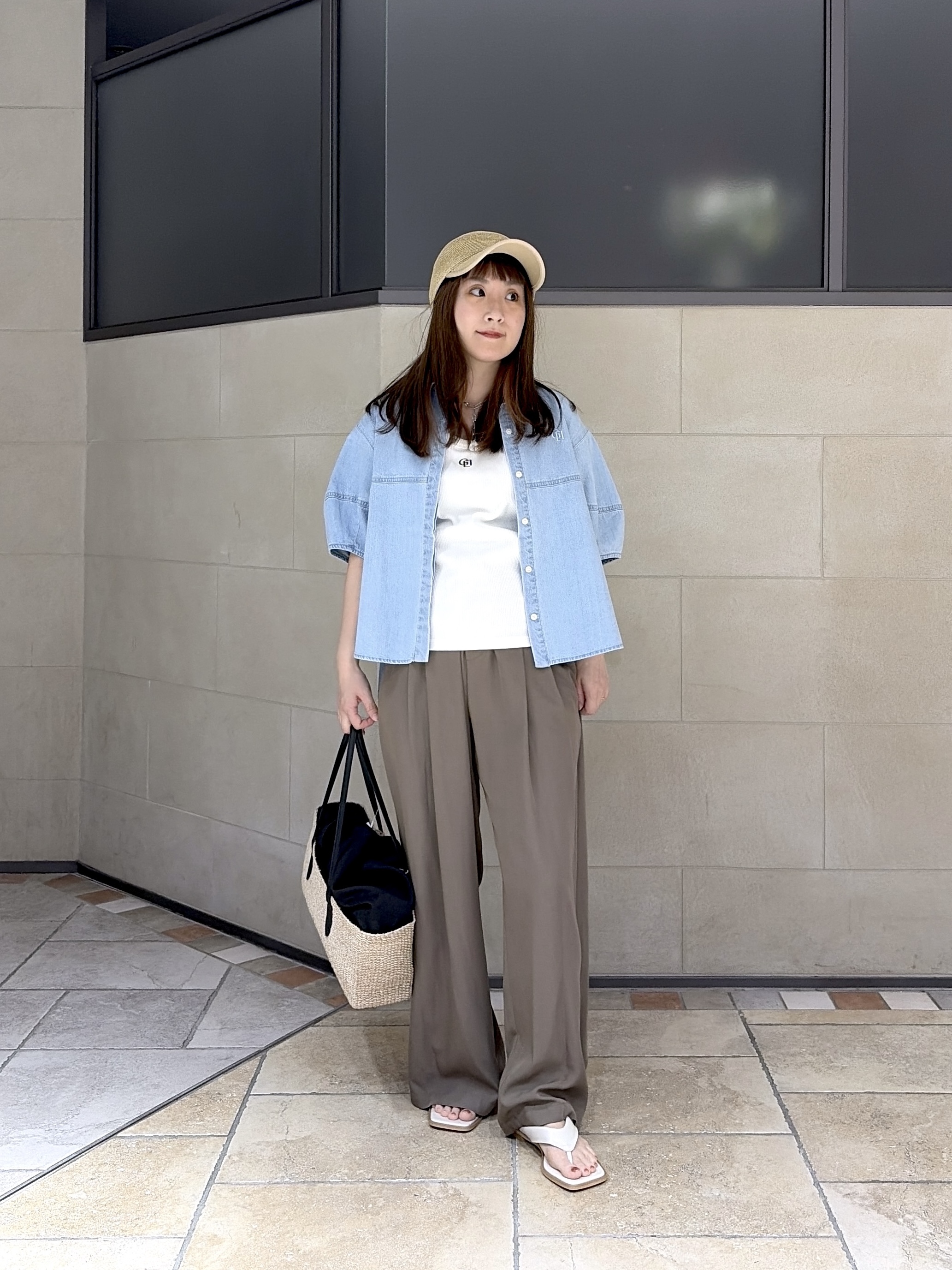 よねさんの「INDIVI｜フォルムスリーブデニムシャツ」を使ったコーディネート