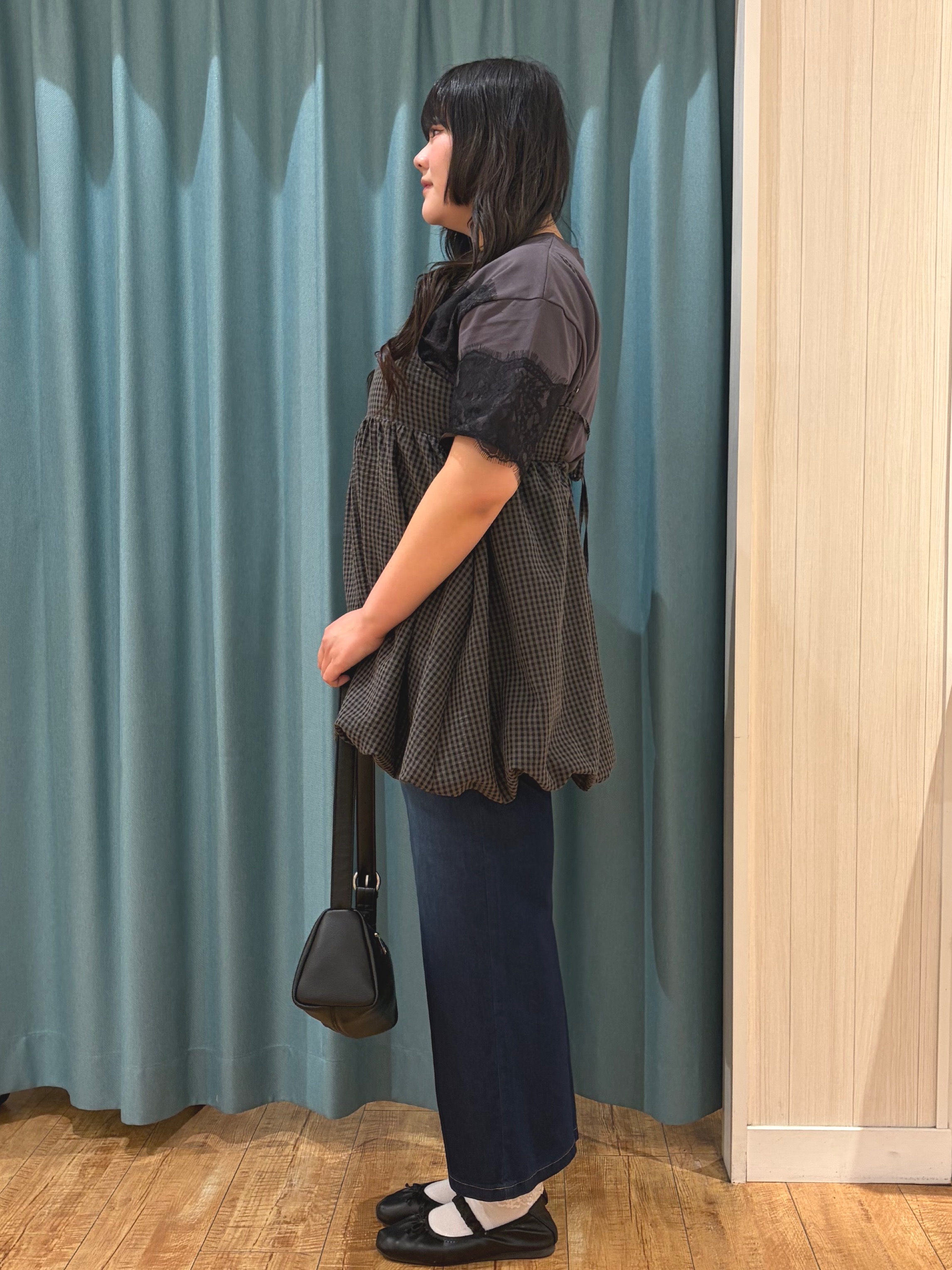 うりさんの「SHOO･LA･RUE｜【洗濯機可/体型カバー/S-LL】後ろ姿も抜かりない ギンガムチェック柄バルーンキャミチュニック」を使ったコーディネート