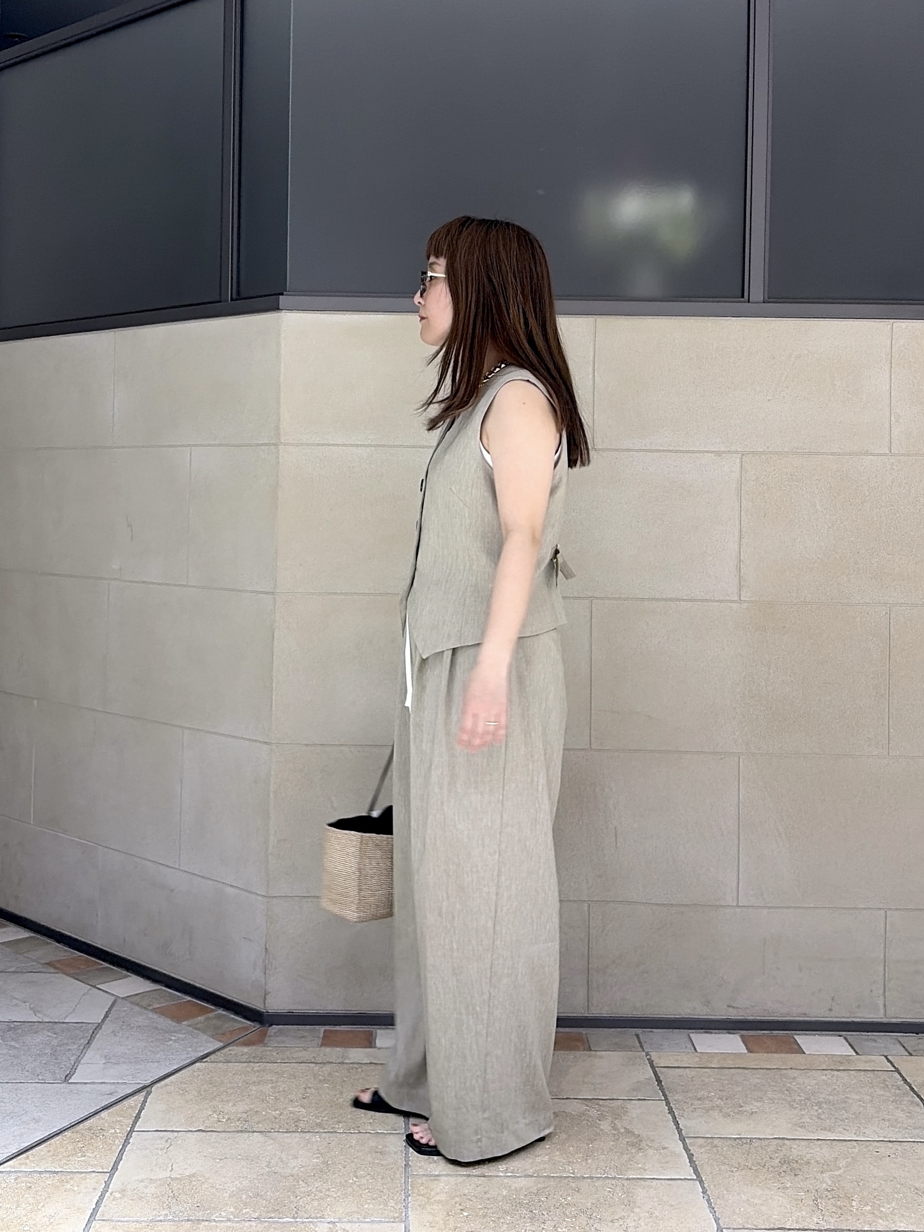 よねさんの「INDIVI｜リネンショートジレ」を使ったコーディネート