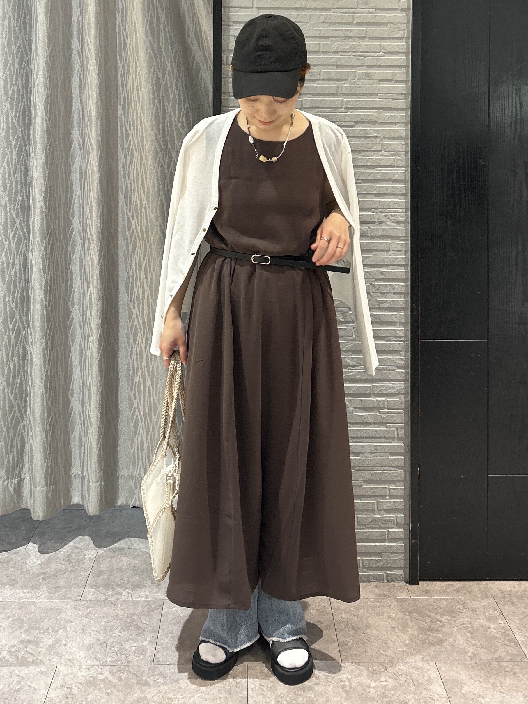 ga_riさんの「THE SHOP TK｜【ひんやり／防しわ／吸水速乾／UV】美しさを1日中キープ ノースリーブフレアワンピース」を使ったコーディネート