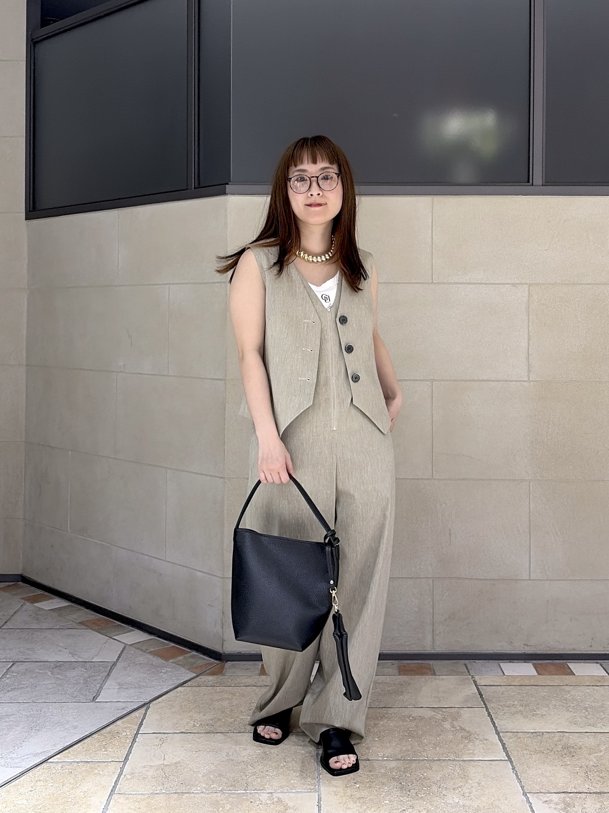 よねさんの「INDIVI｜リネンショートジレ」を使ったコーディネート
