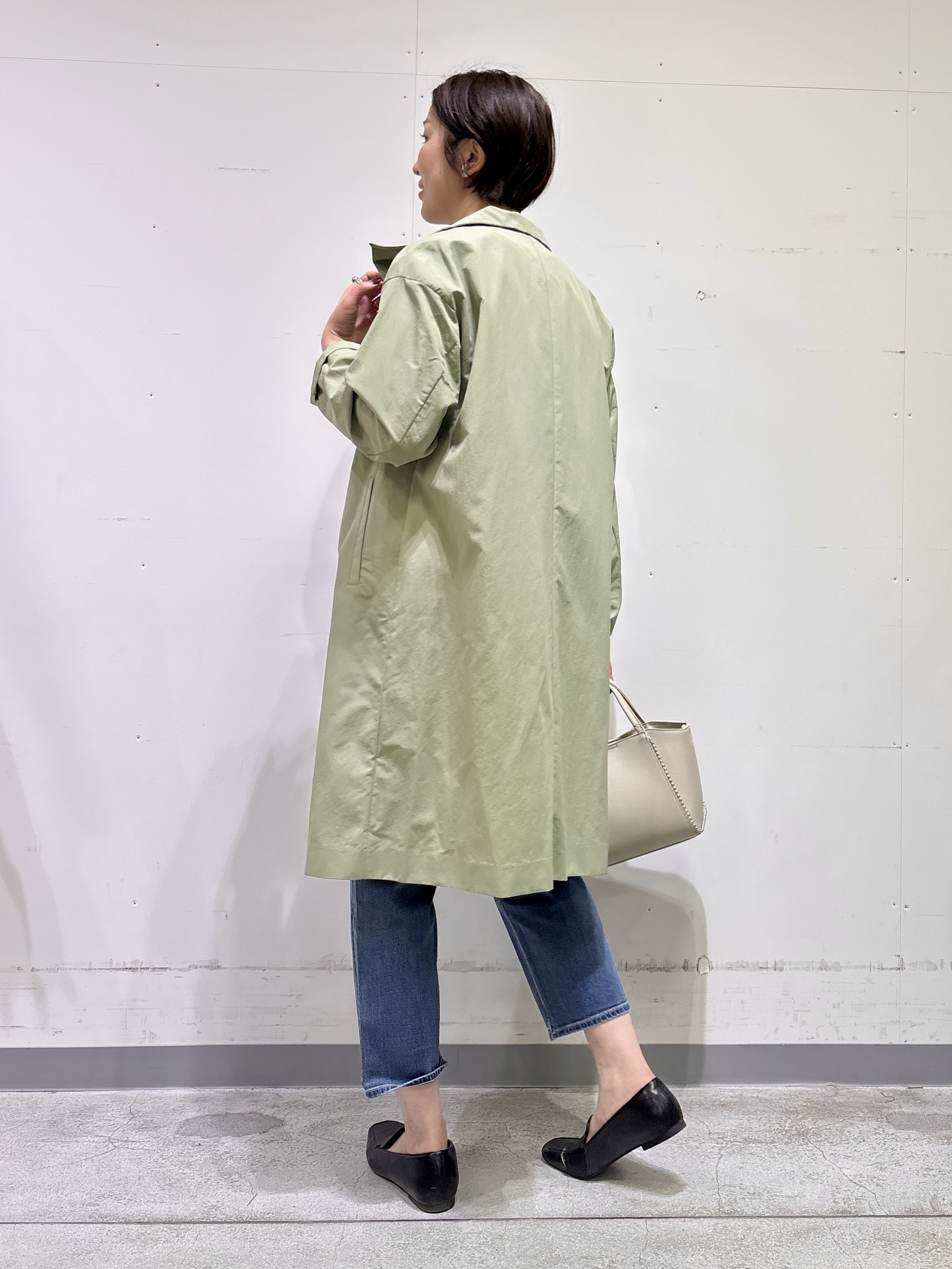 yuriさんの「INDIVI｜【SETUP可能】モダンフラワー柄キャンディスリーブブラウス」を使ったコーディネート